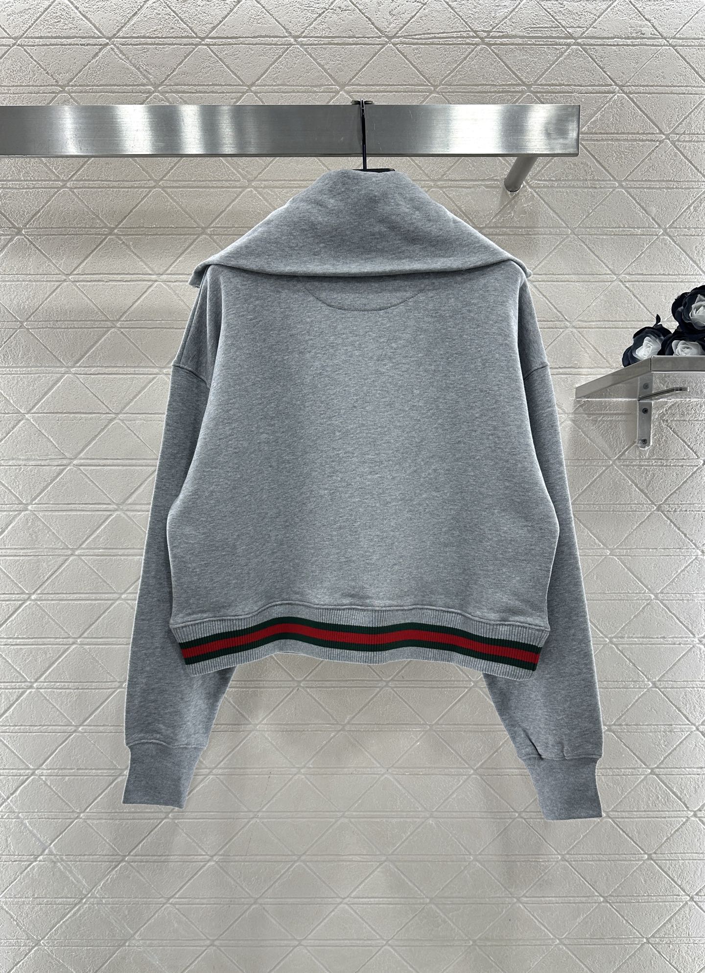 ♥Gucc*♥2025新品上架 大翻领卫衣长裤套装定制YB原生全棉材质，亲肤柔软，细腻光泽，穿法舒适保暖