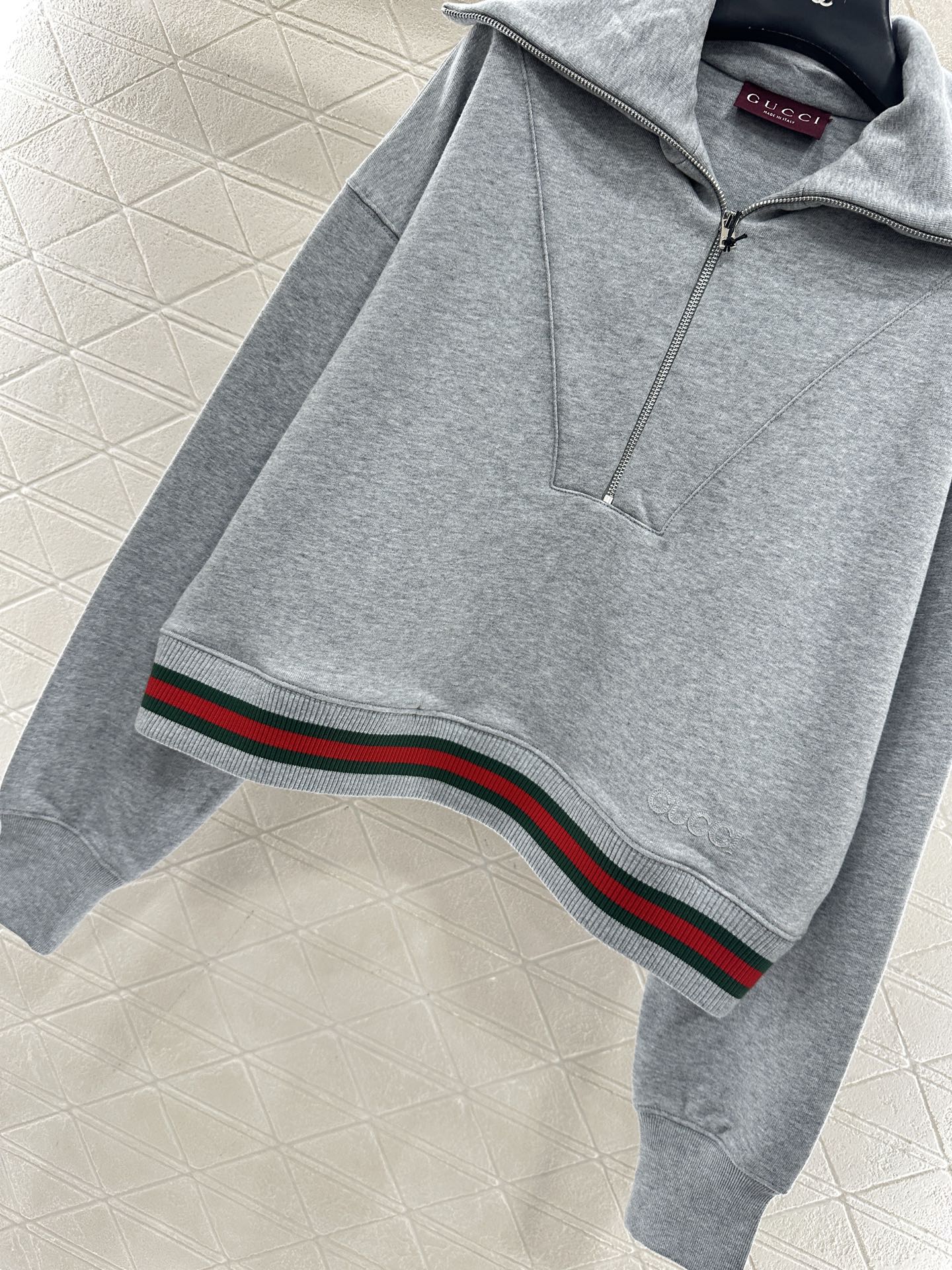 ♥Gucc*♥2025新品上架 大翻领卫衣长裤套装定制YB原生全棉材质，亲肤柔软，细腻光泽，穿法舒适保暖