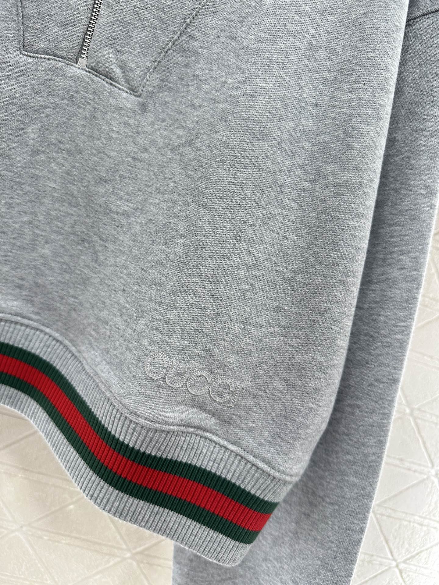 ♥Gucc*♥2025新品上架 大翻领卫衣长裤套装定制YB原生全棉材质，亲肤柔软，细腻光泽，穿法舒适保暖