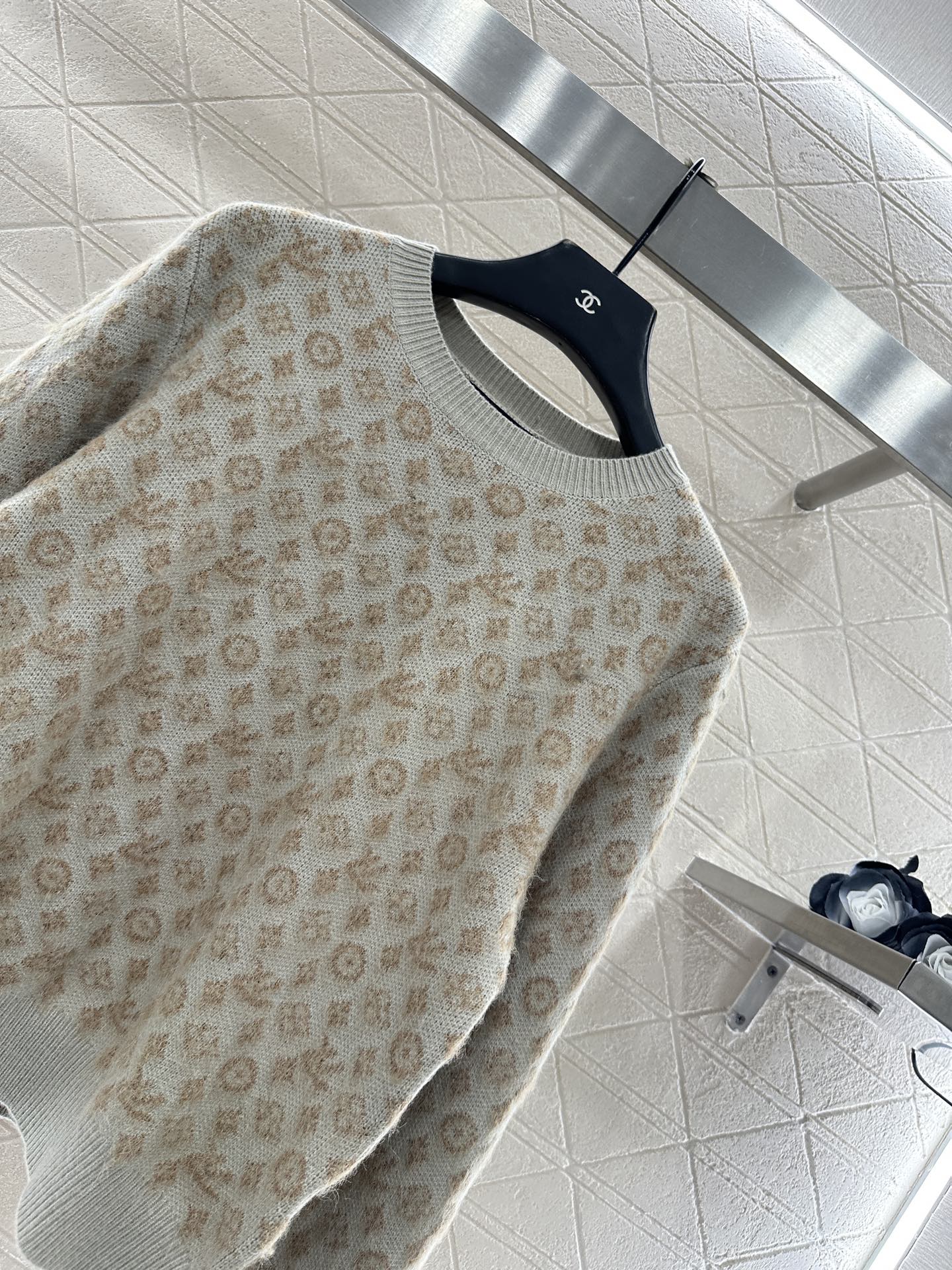 ♥Louis vuitto*♥2025新品上架 提花圆领套头毛衣定制YB羊毛针织材质，质感高级，舒适柔软