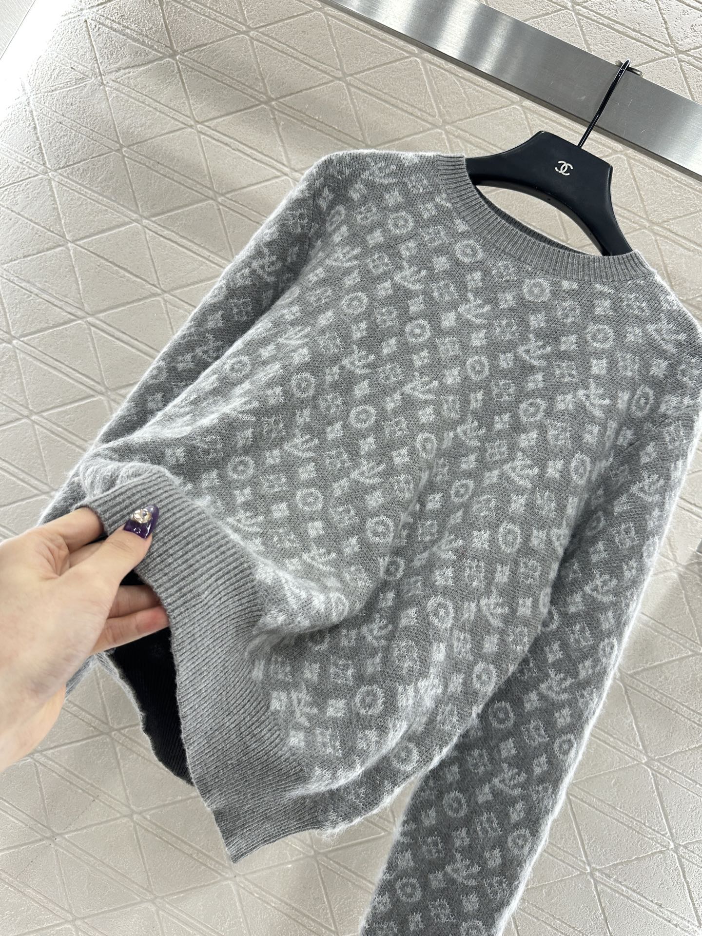 ♥Louis vuitto*♥2025新品上架 提花圆领套头毛衣定制YB羊毛针织材质，质感高级，舒适柔软