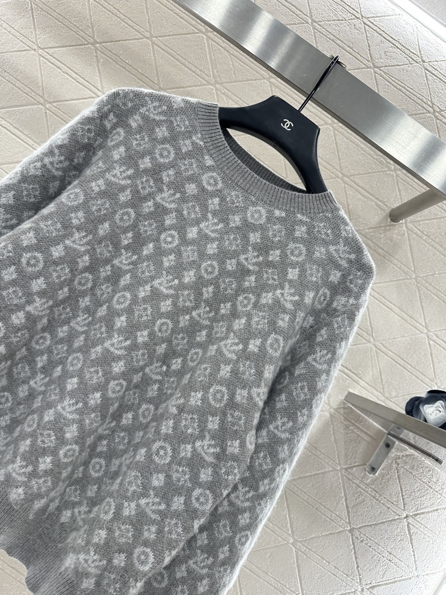 ♥Louis vuitto*♥2025新品上架 提花圆领套头毛衣定制YB羊毛针织材质，质感高级，舒适柔软