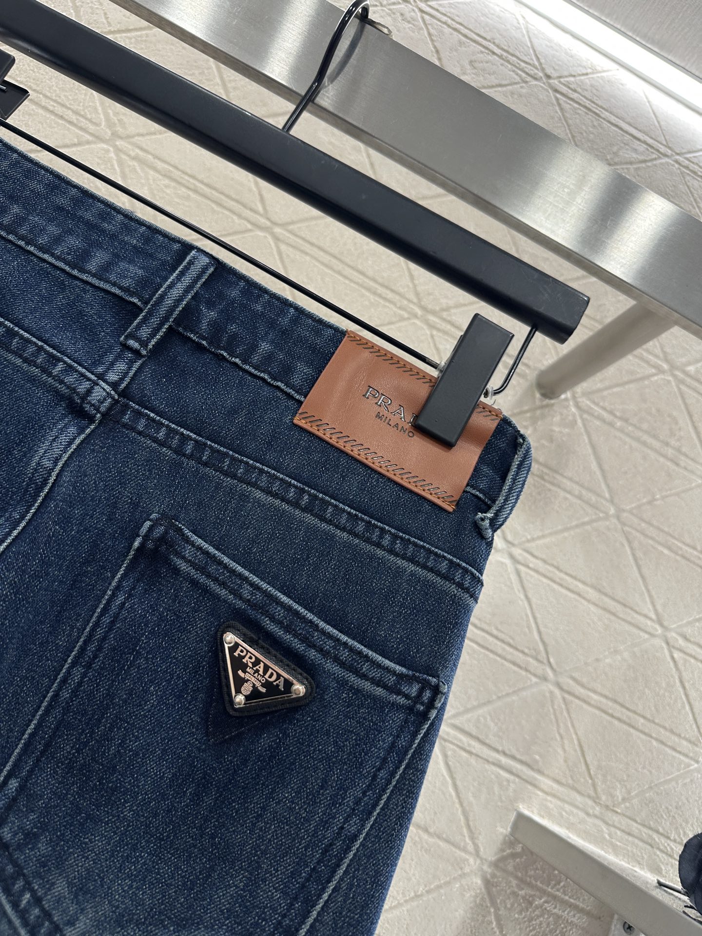 ♥Prad*♥2025新品上架 直筒牛仔长裤定制YB斜纹棉牛仔材质，质感挺括，穿搭有型，直筒长裤版型，通