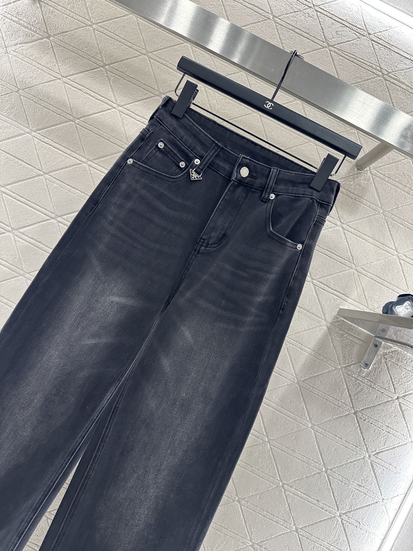 ♥Prad*♥2025新品上架 直筒牛仔长裤定制YB斜纹棉牛仔材质，质感挺括，穿搭有型，直筒长裤版型，通