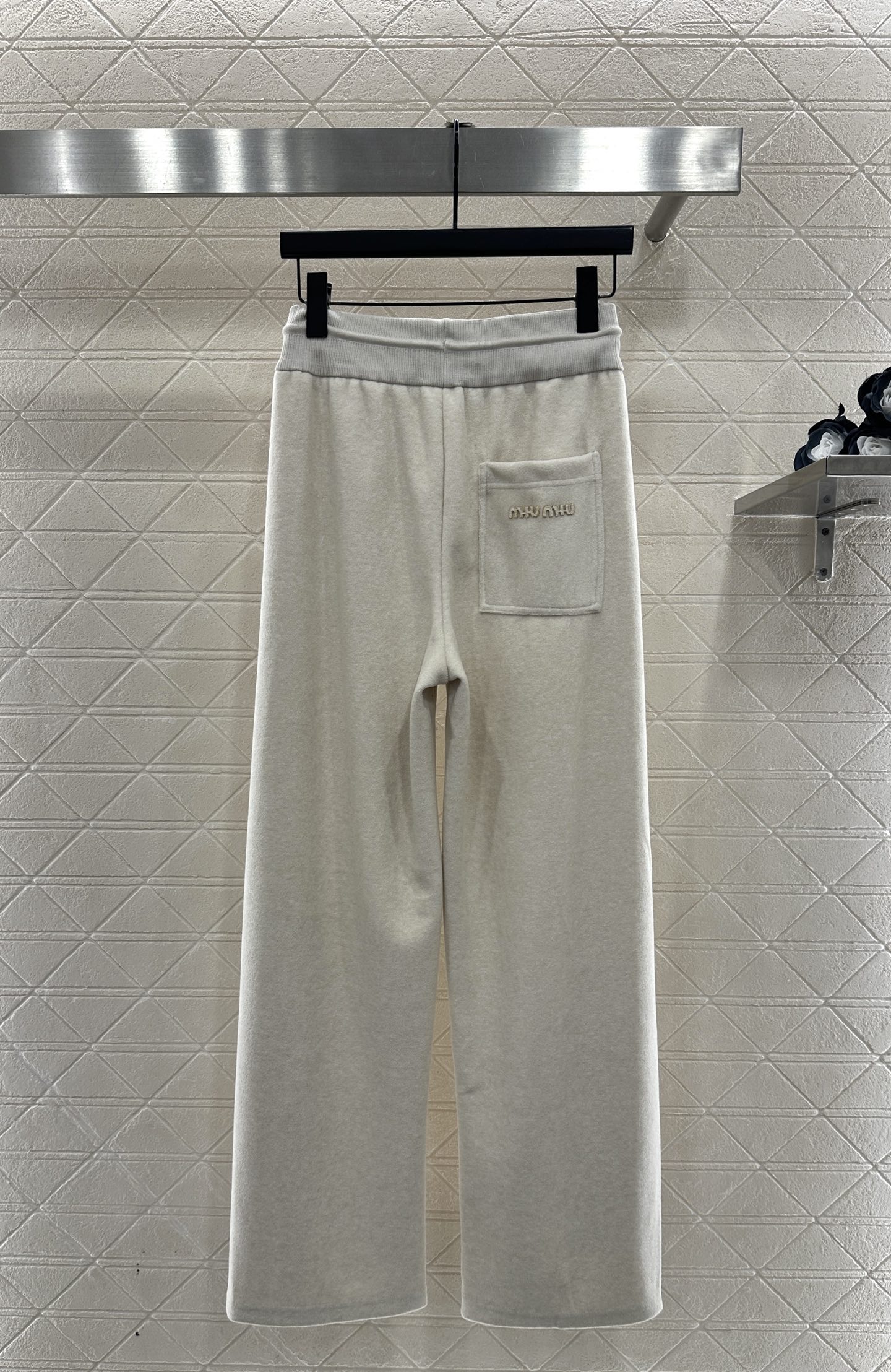 ♥Miumi*♥2025新品上架 拉链外套长裤套装定制YB进口材质，工艺处理，呈现毛呢质感，秋冬保暖舒适