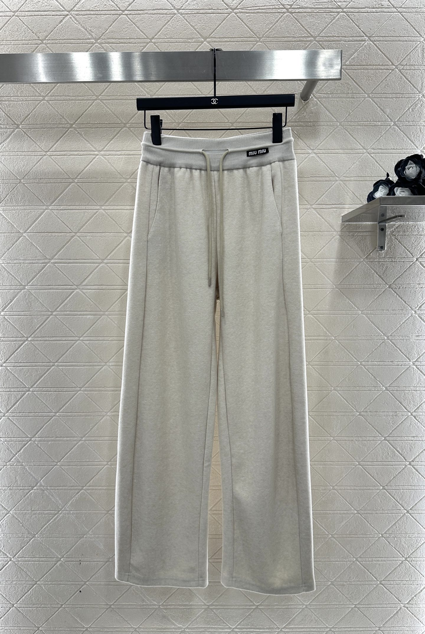 ♥Miumi*♥2025新品上架 拉链外套长裤套装定制YB进口材质，工艺处理，呈现毛呢质感，秋冬保暖舒适