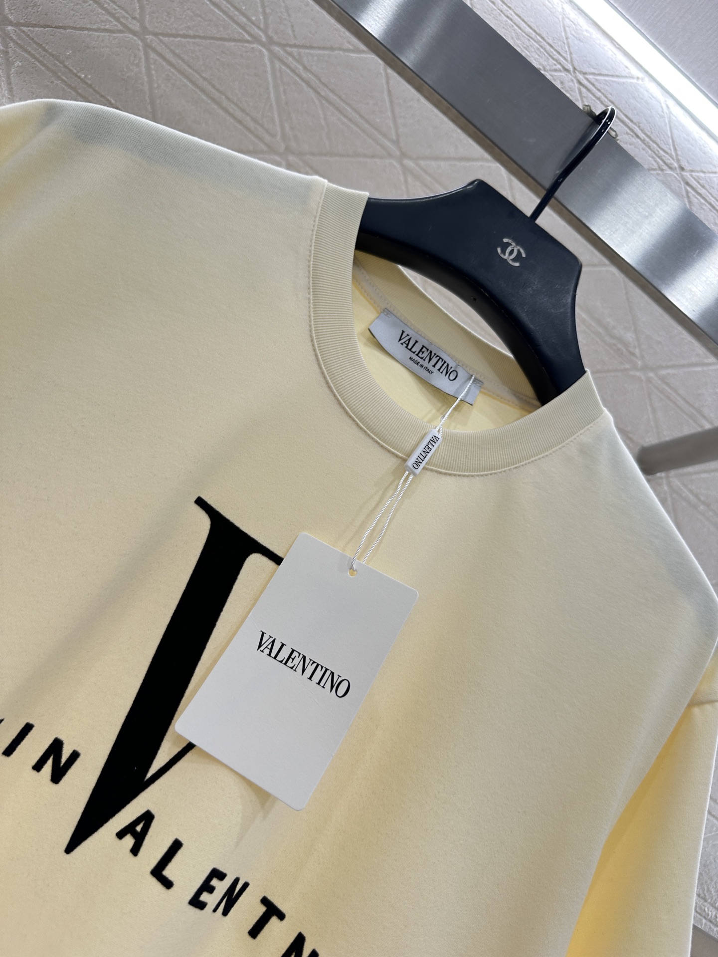 ♥Valentin*♥2025新品上架 植绒字母圆领𝑇𝑒𝑒定制YB全棉材质，质感细腻，透气舒适，宽松落肩