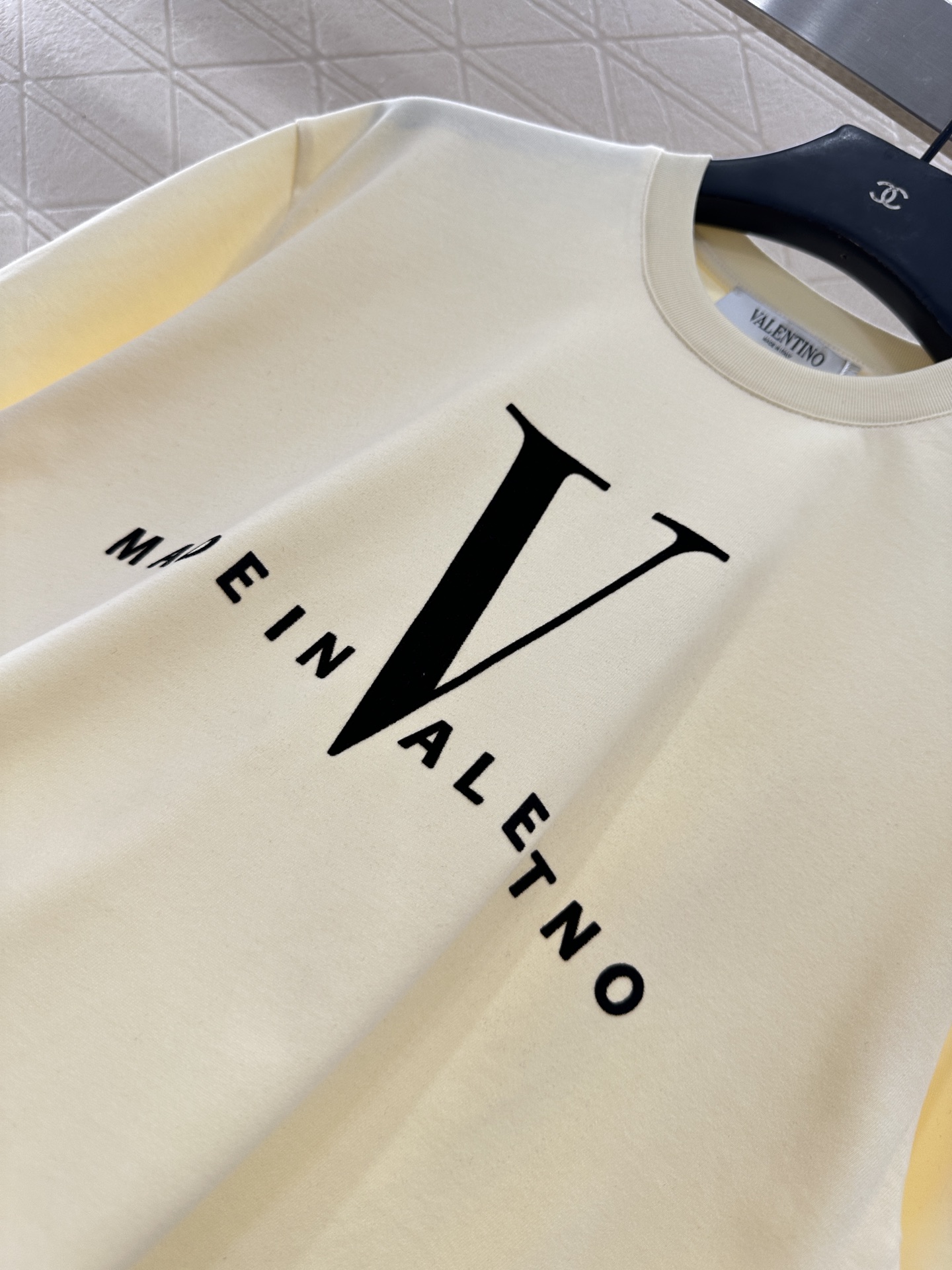 ♥Valentin*♥2025新品上架 植绒字母圆领𝑇𝑒𝑒定制YB全棉材质，质感细腻，透气舒适，宽松落肩