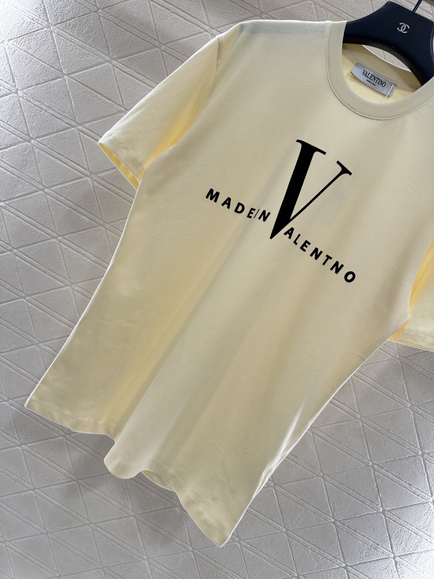 ♥Valentin*♥2025新品上架 植绒字母圆领𝑇𝑒𝑒定制YB全棉材质，质感细腻，透气舒适，宽松落肩