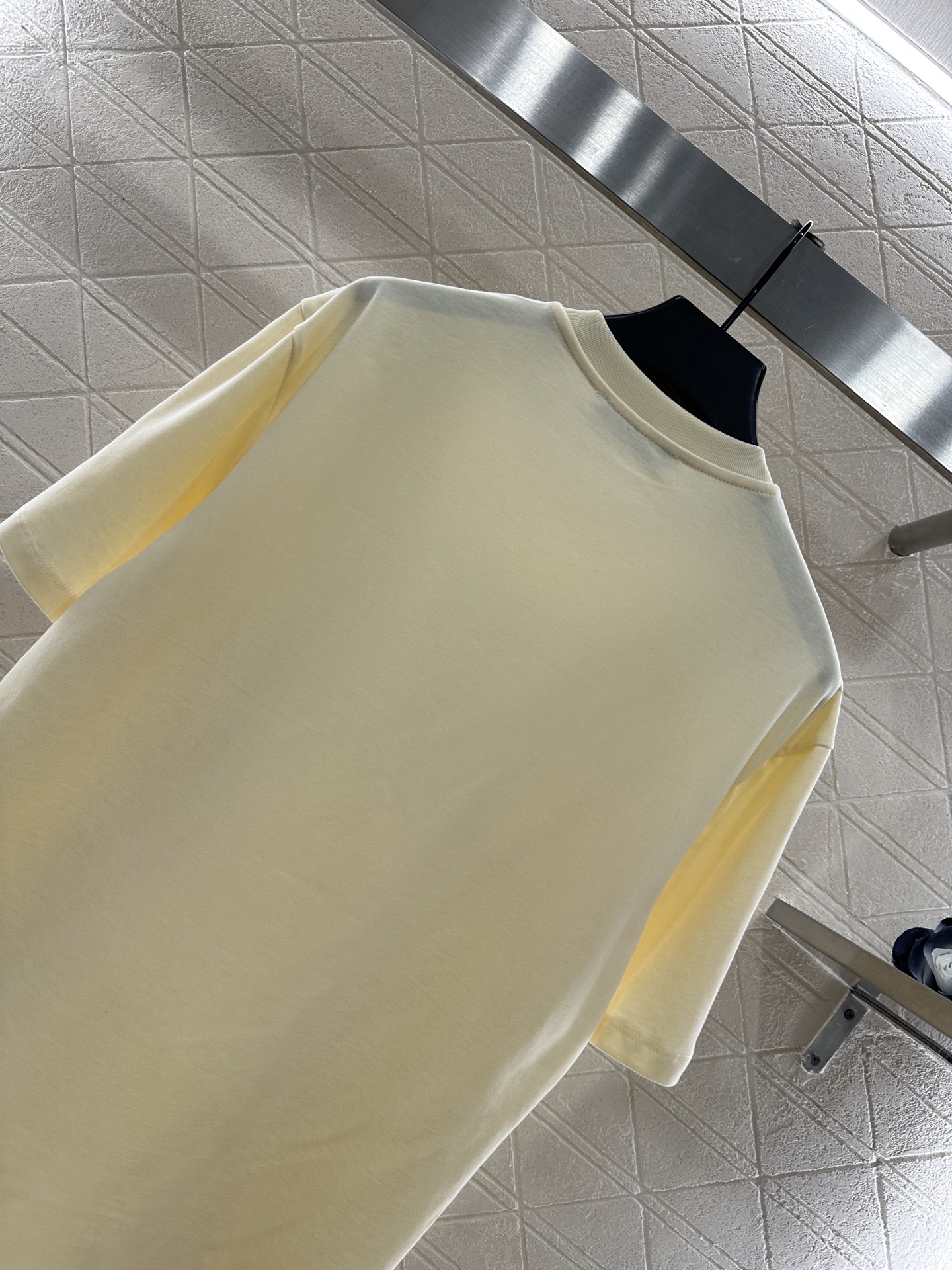 ♥Valentin*♥2025新品上架 植绒字母圆领𝑇𝑒𝑒定制YB全棉材质，质感细腻，透气舒适，宽松落肩