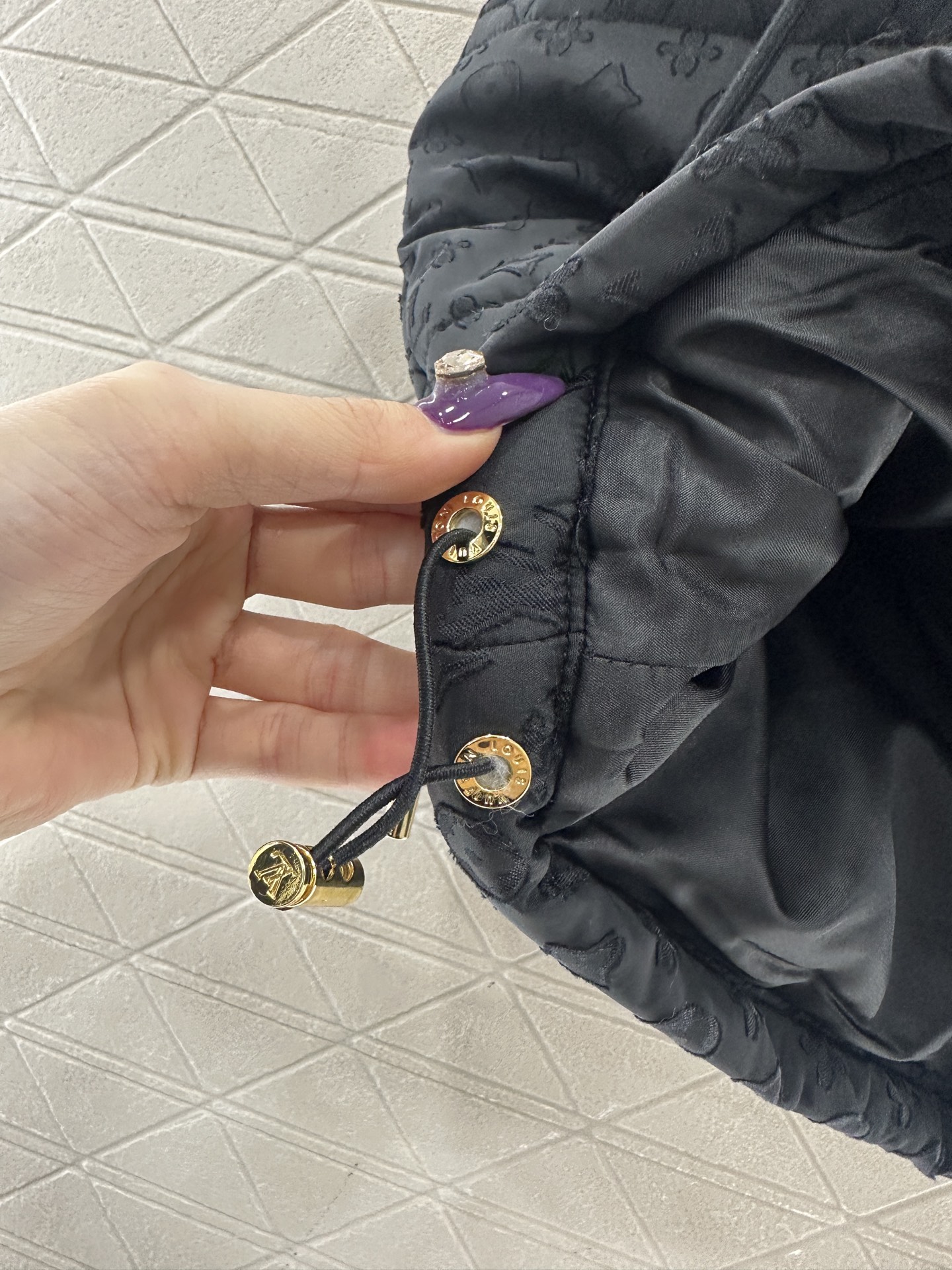 ♥Louis vuitto*♥2025新品上架 连帽提花羽绒马甲定制YB提花尼龙材质，羽绒填充内里，整件