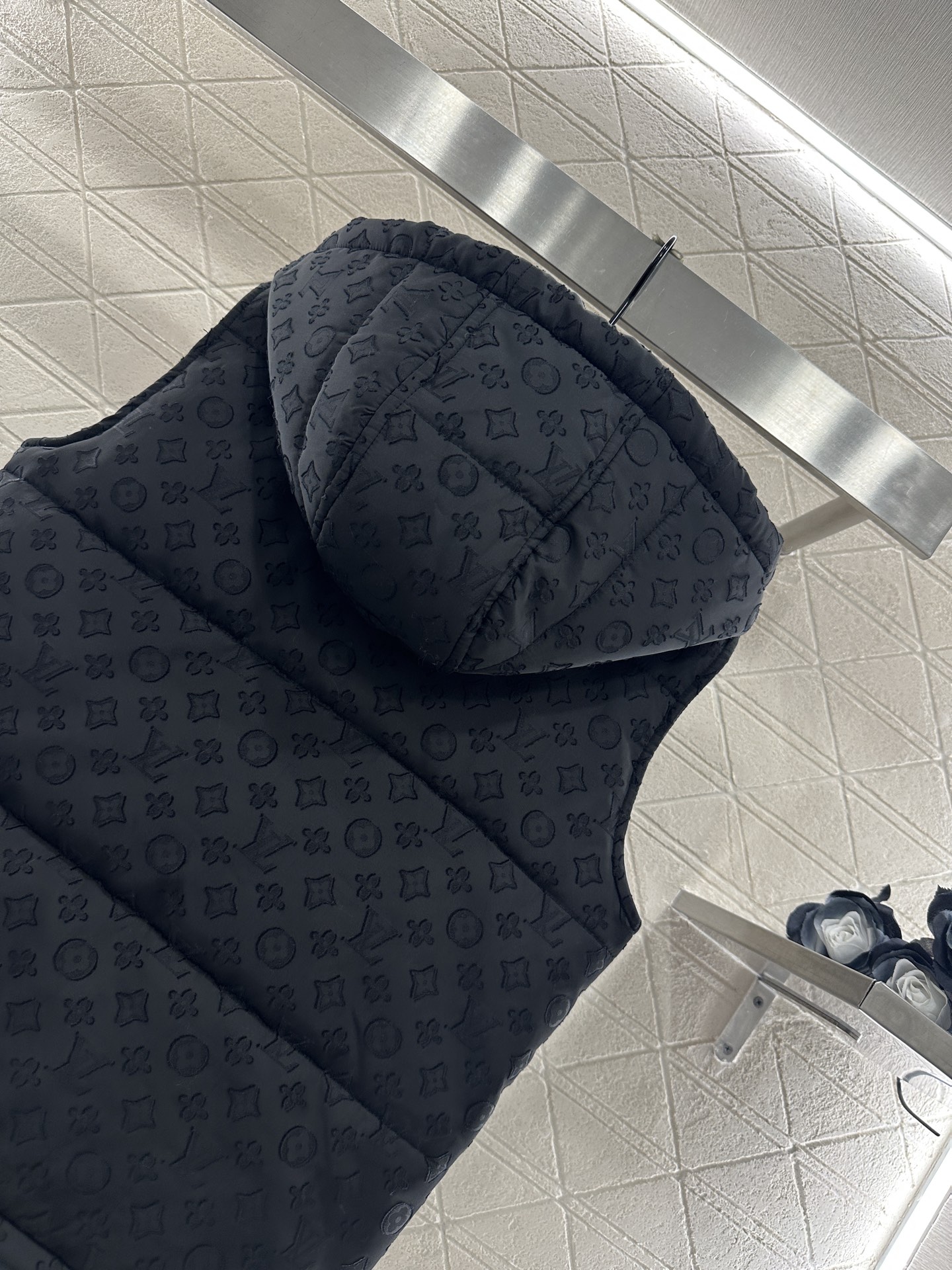 ♥Louis vuitto*♥2025新品上架 连帽提花羽绒马甲定制YB提花尼龙材质，羽绒填充内里，整件