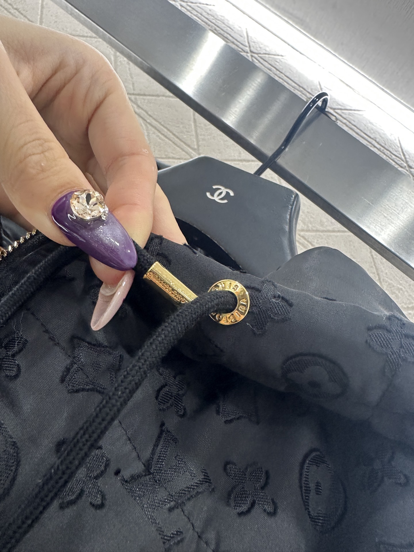 ♥Louis vuitto*♥2025新品上架 连帽提花羽绒马甲定制YB提花尼龙材质，羽绒填充内里，整件