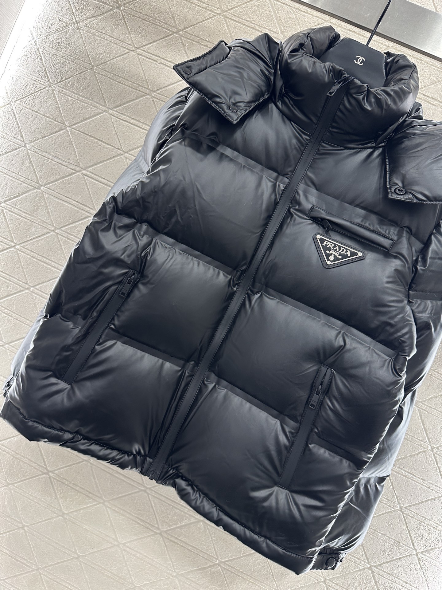 ♥Prad*♥2025新品上架 连帽可拆卸羽绒服外套定制YB进口反光防风防水尼龙材质，其工艺还原，升级材