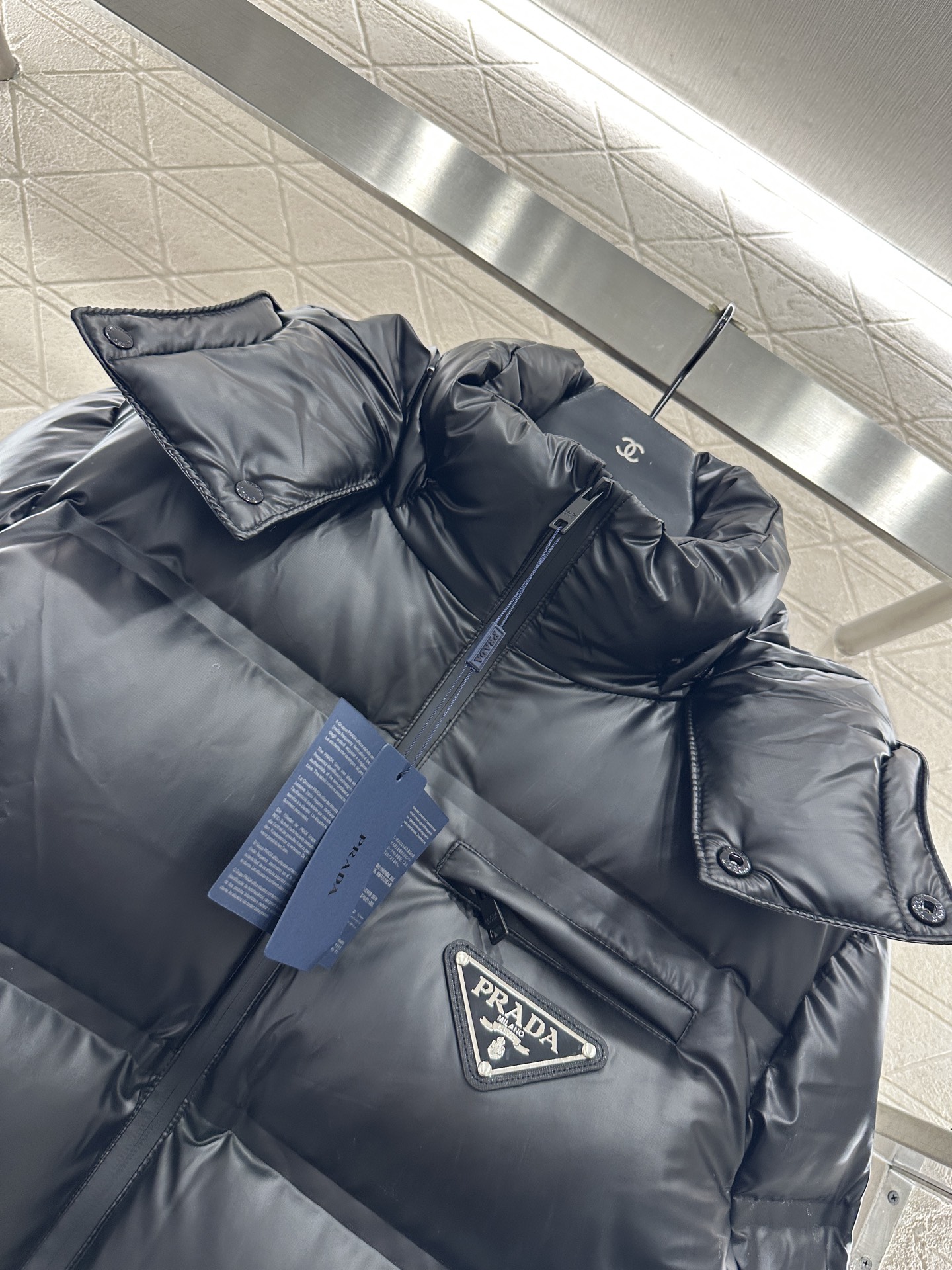 ♥Prad*♥2025新品上架 连帽可拆卸羽绒服外套定制YB进口反光防风防水尼龙材质，其工艺还原，升级材