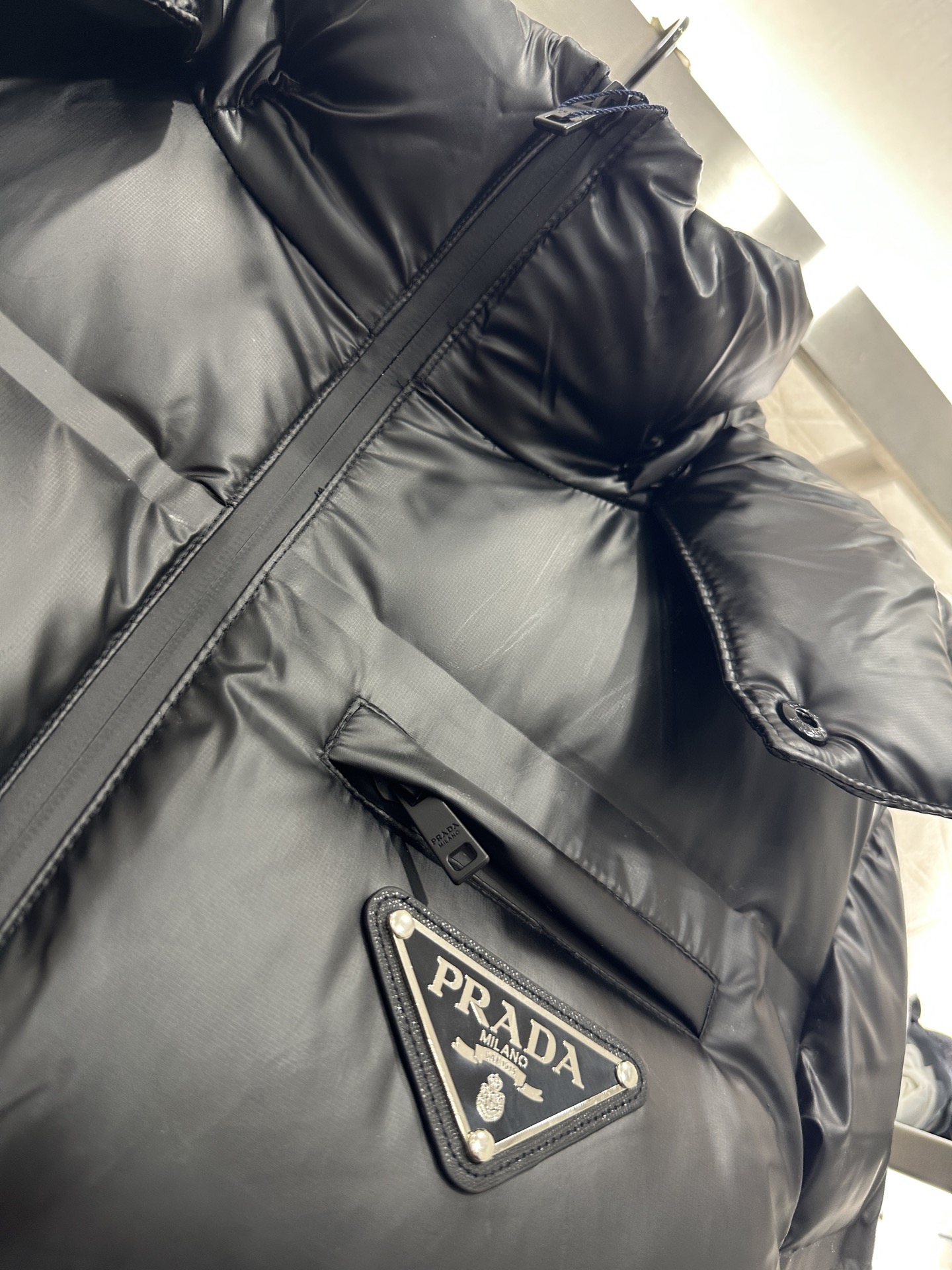 ♥Prad*♥2025新品上架 连帽可拆卸羽绒服外套定制YB进口反光防风防水尼龙材质，其工艺还原，升级材