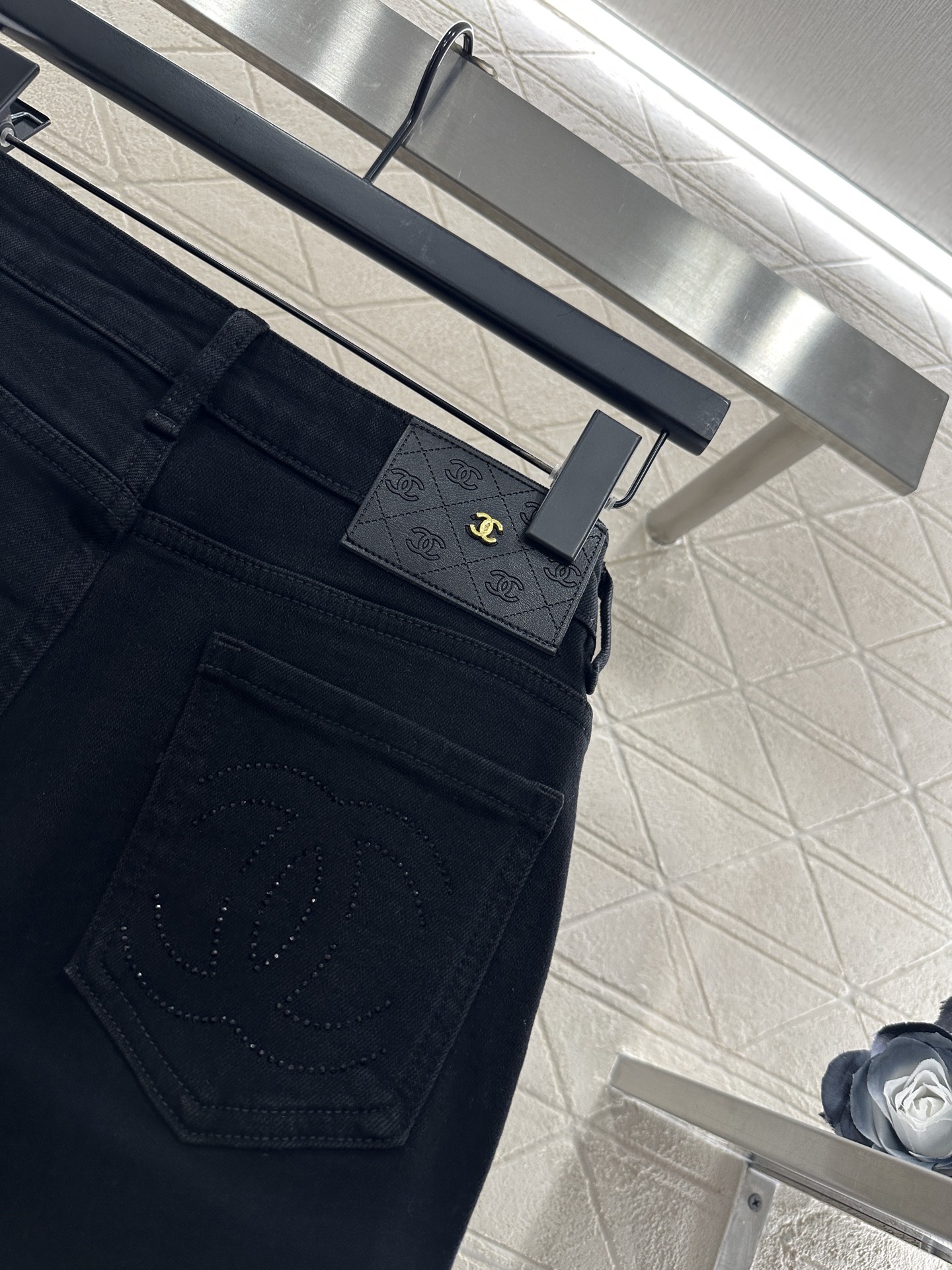 ♥Chane*♥2025新品上架 磨绒烫钻修身牛仔微喇长裤定制YB斜纹棉牛仔材质，舒适弹力，穿搭有型，弹