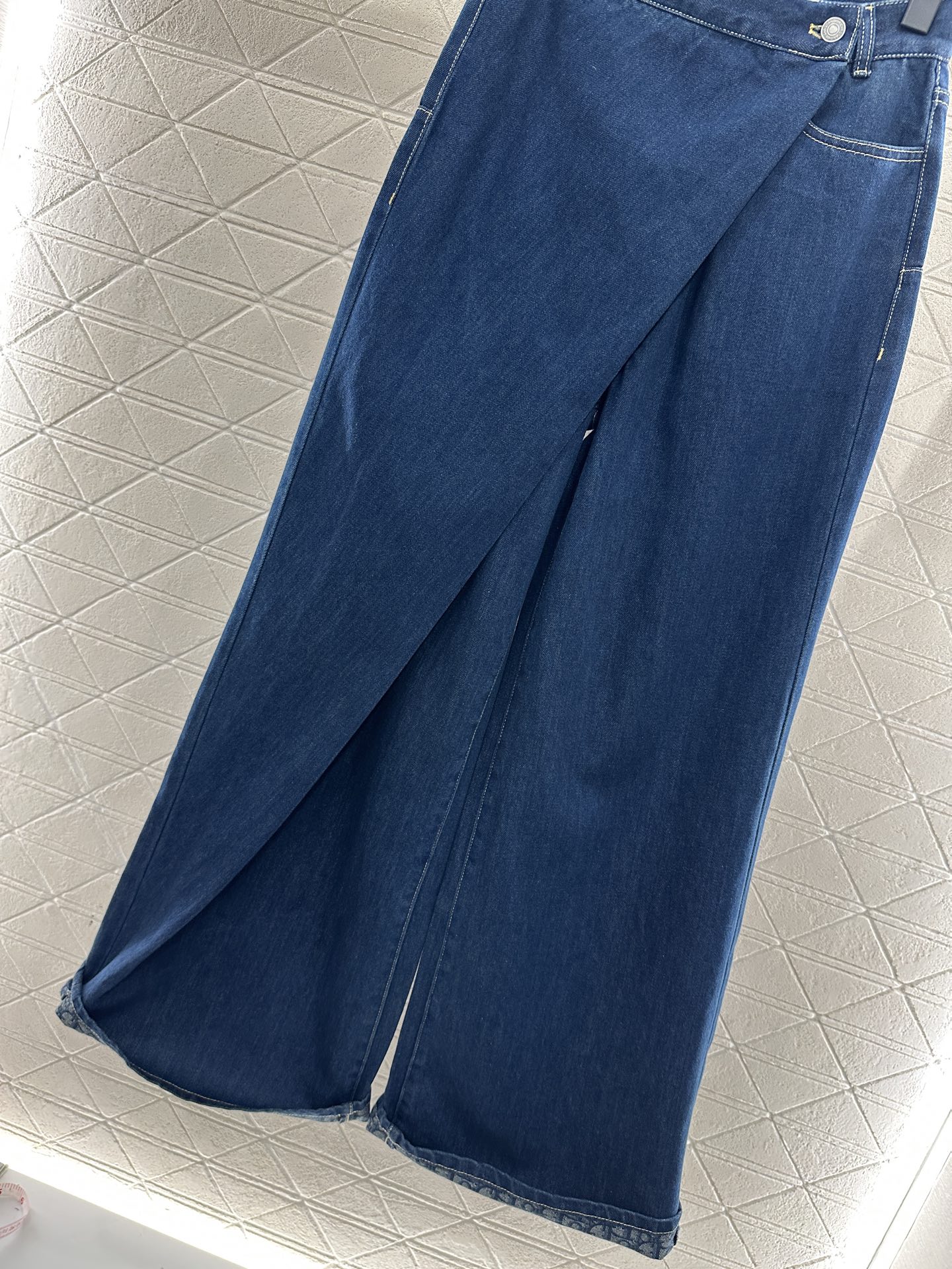 ♥Dio*♥2025新品上架 解构阔腿牛仔长裤定制YB斜纹棉牛仔材质，质感挺括，穿搭有型，阔腿长裤版型，