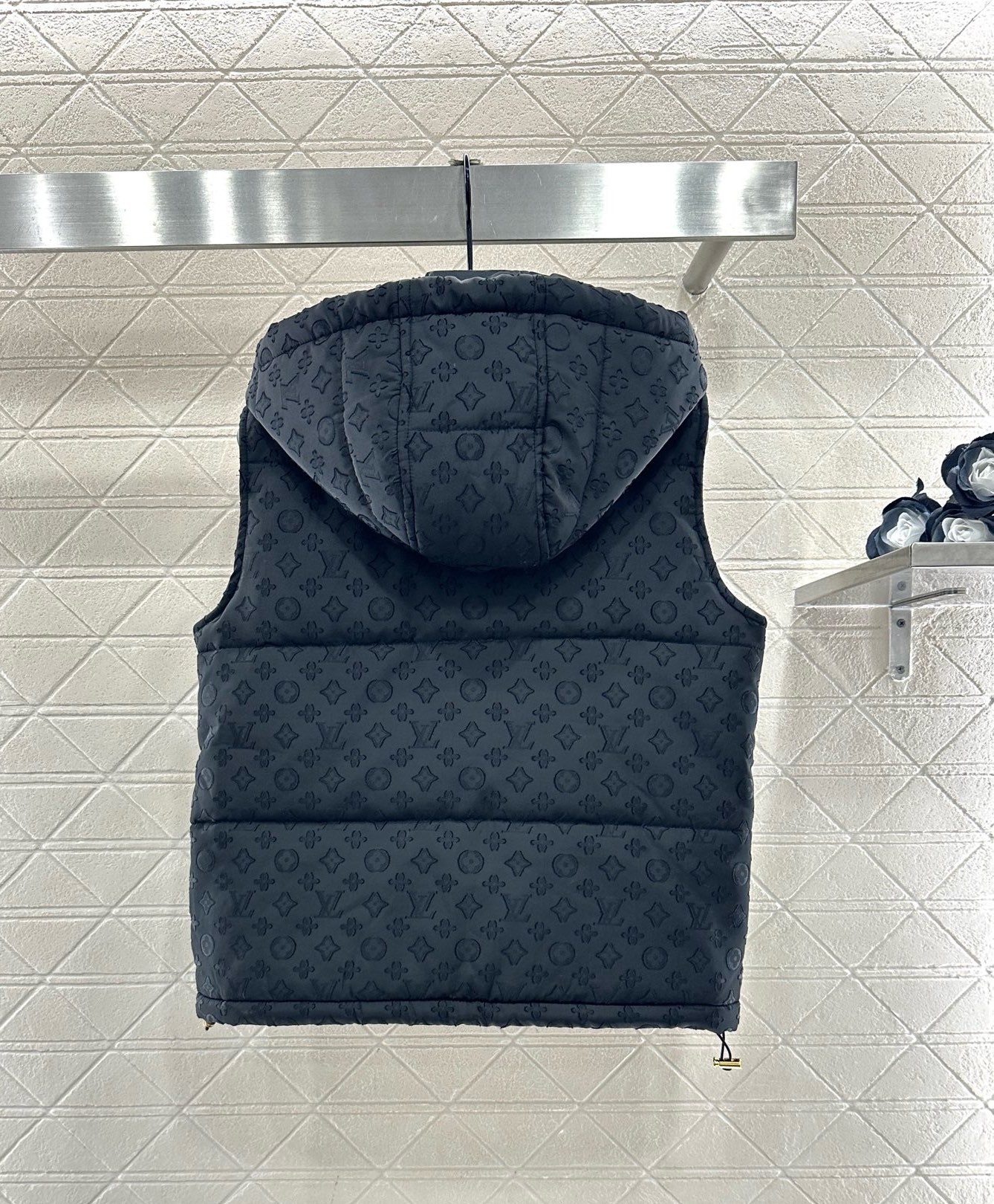 ♥Louis vuitto*♥2025新品上架 连帽提花羽绒马甲定制YB提花尼龙材质，羽绒填充内里，整件