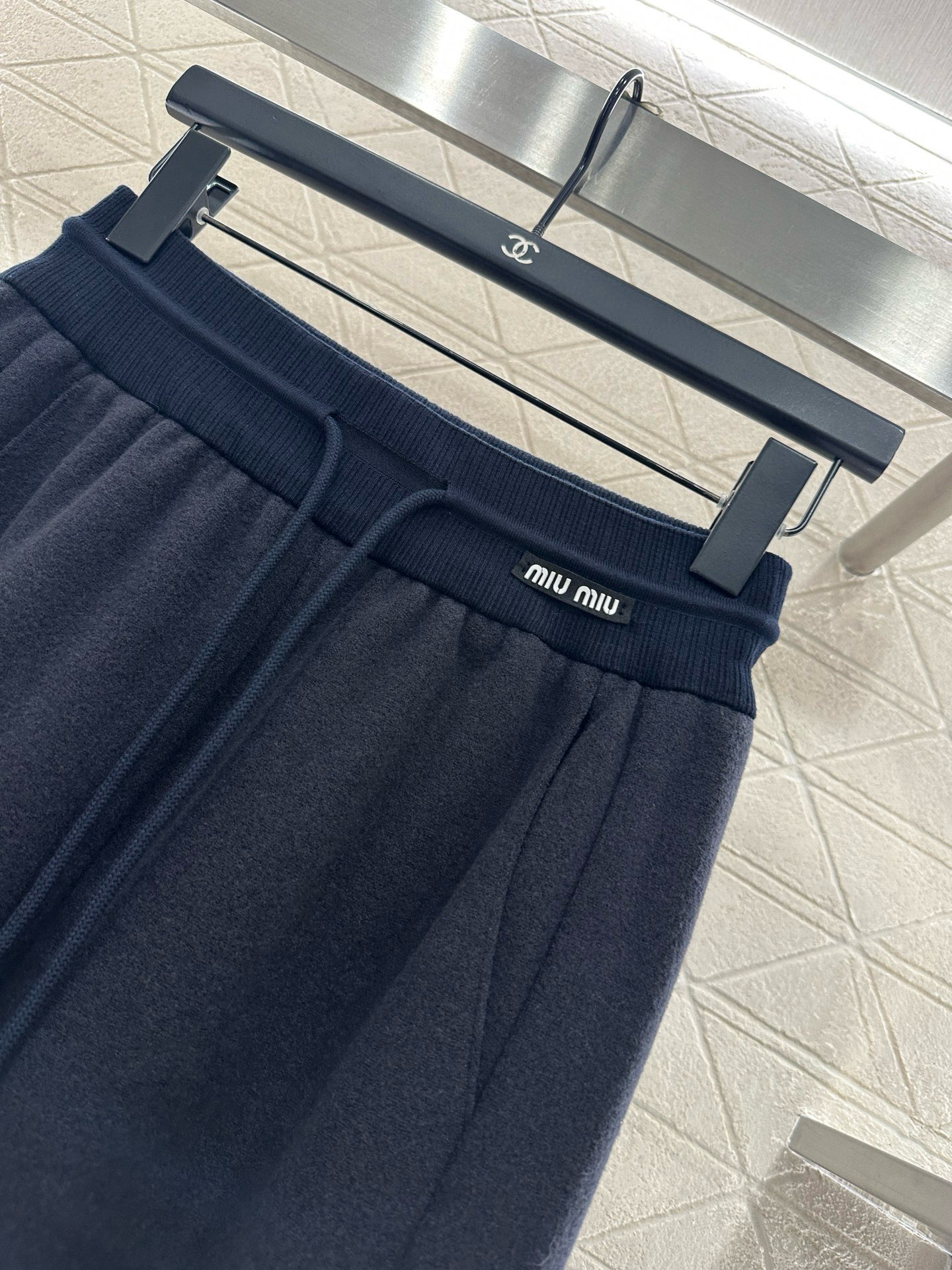 ♥Miumi*♥2025新品上架 拉链外套长裤套装定制YB进口材质，工艺处理，呈现毛呢质感，秋冬保暖舒适