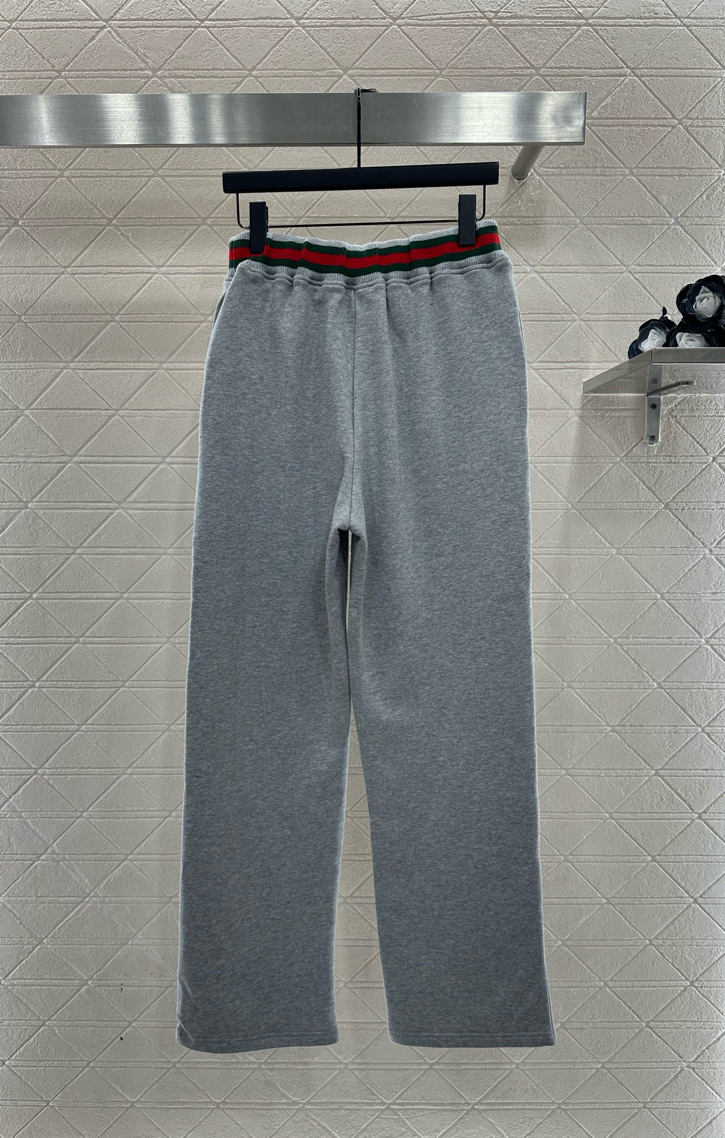 ♥Gucc*♥2025新品上架 大翻领卫衣长裤套装定制YB原生全棉材质，亲肤柔软，细腻光泽，穿法舒适保暖