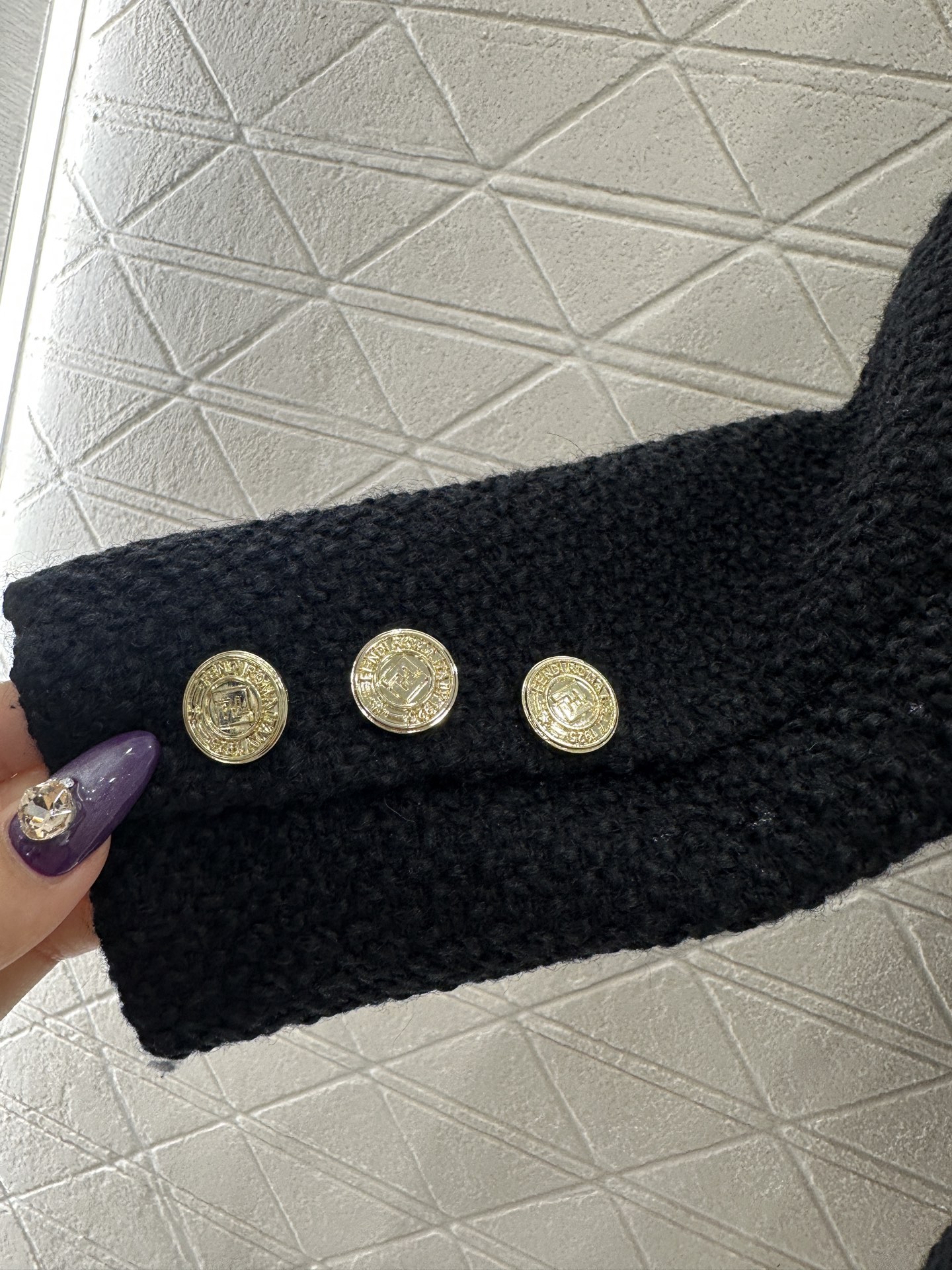 ♥Fend*♥2025新品上架 翻领拼皮口袋西装外套定制YB进口羊毛呢材质，肌理明显，高级舒适，翻领西装