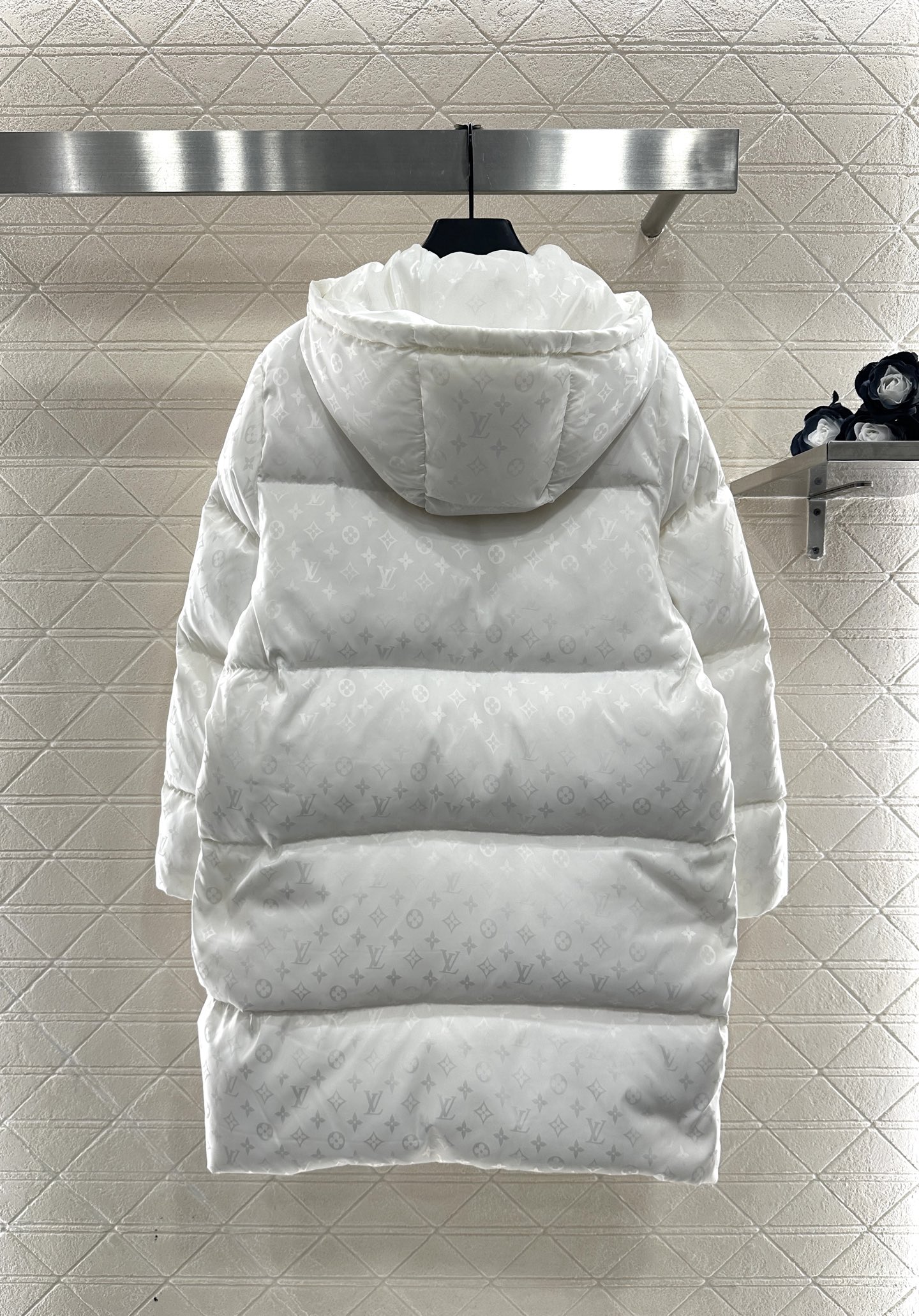 ♥Louis vuitto*♥2025新品上架 连帽提花长款羽绒外套定制YB提花尼龙材质，羽绒填充内里，