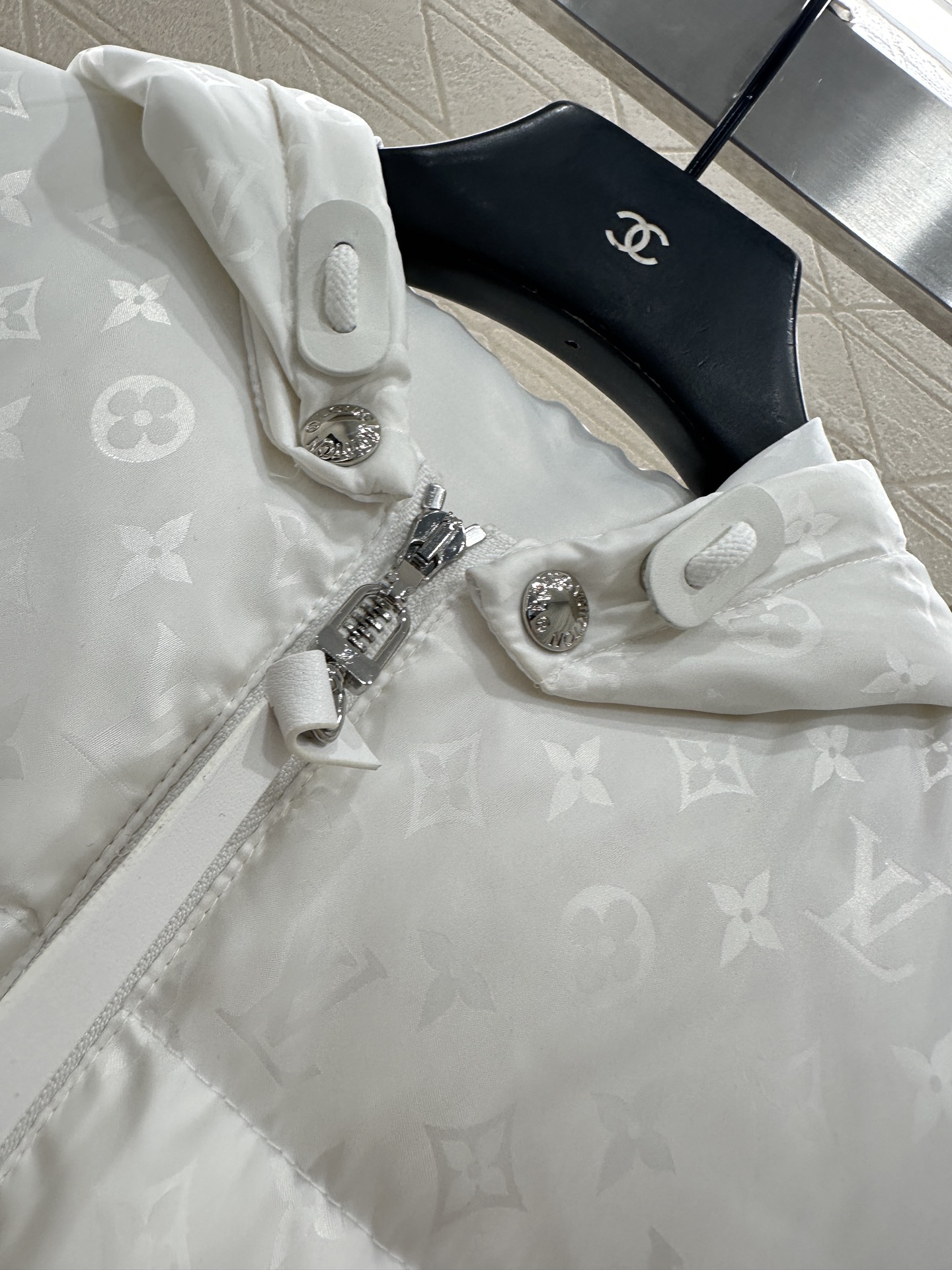 ♥Louis vuitto*♥2025新品上架 连帽提花长款羽绒外套定制YB提花尼龙材质，羽绒填充内里，