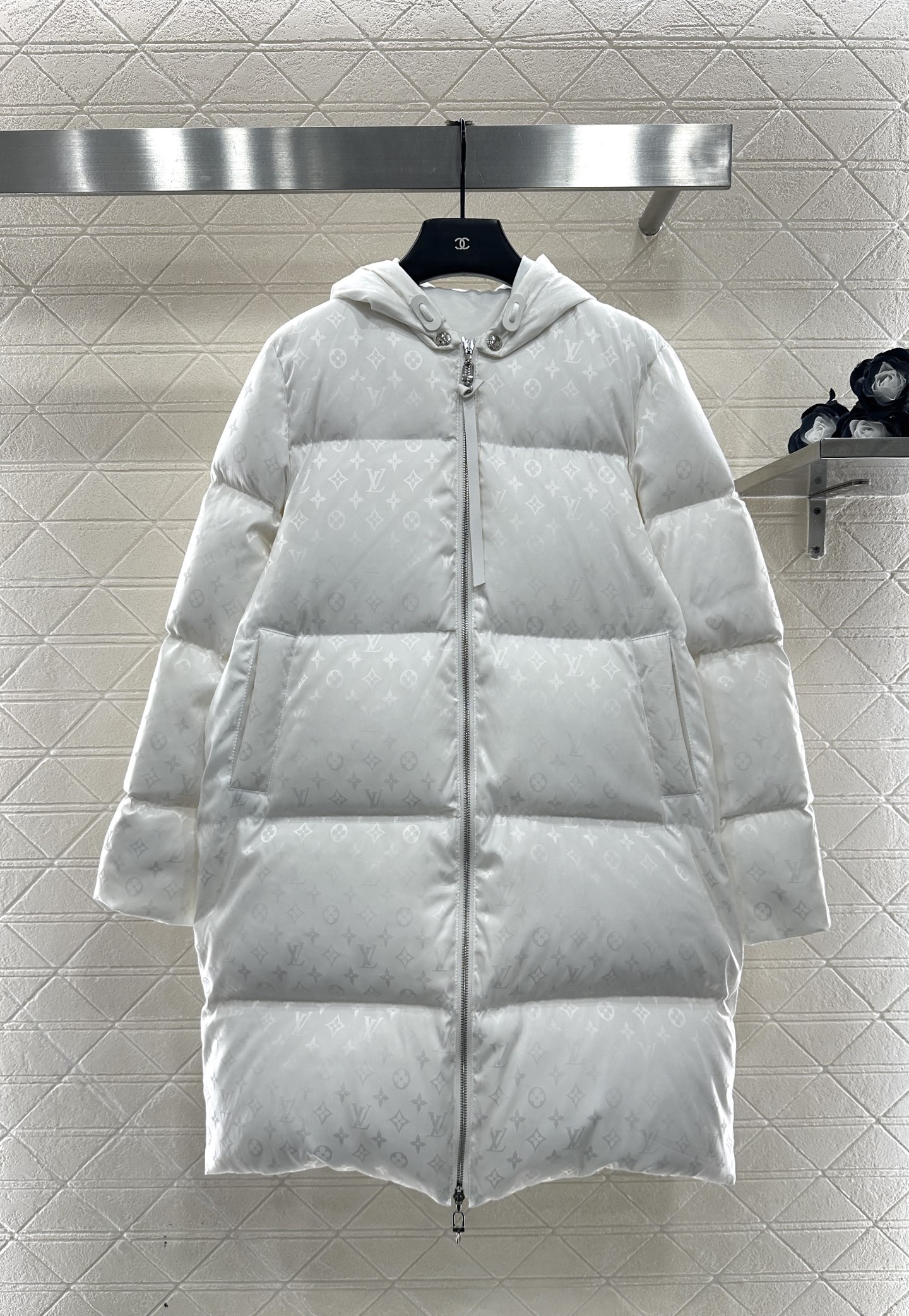 ♥Louis vuitto*♥2025新品上架 连帽提花长款羽绒外套定制YB提花尼龙材质，羽绒填充内里，