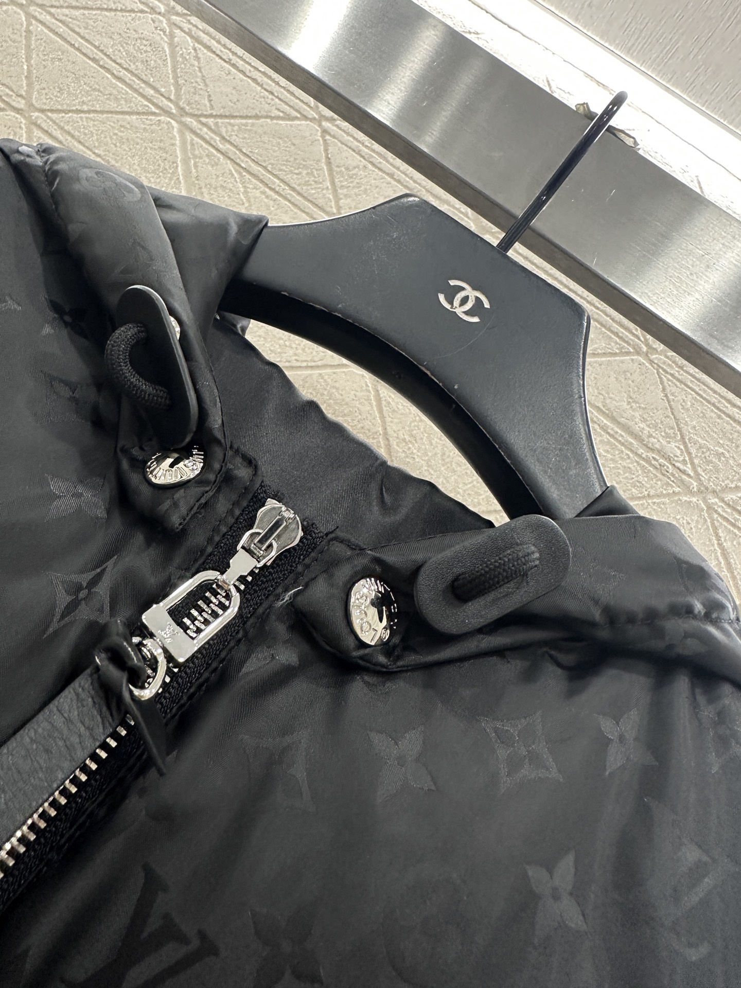 ♥Louis vuitto*♥2025新品上架 连帽提花长款羽绒外套定制YB提花尼龙材质，羽绒填充内里，