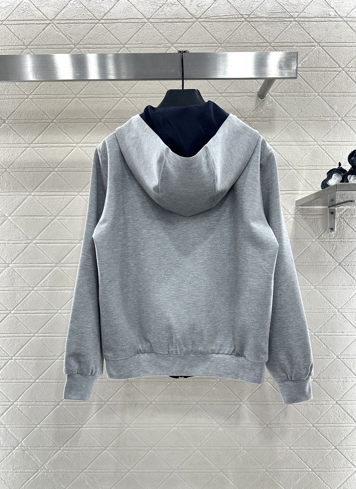 ♥Prad*♥2025新品上架 两面穿连帽外套长裤套装定制YB进口材质，质感光泽，垂感十足，连帽抽绳拉链