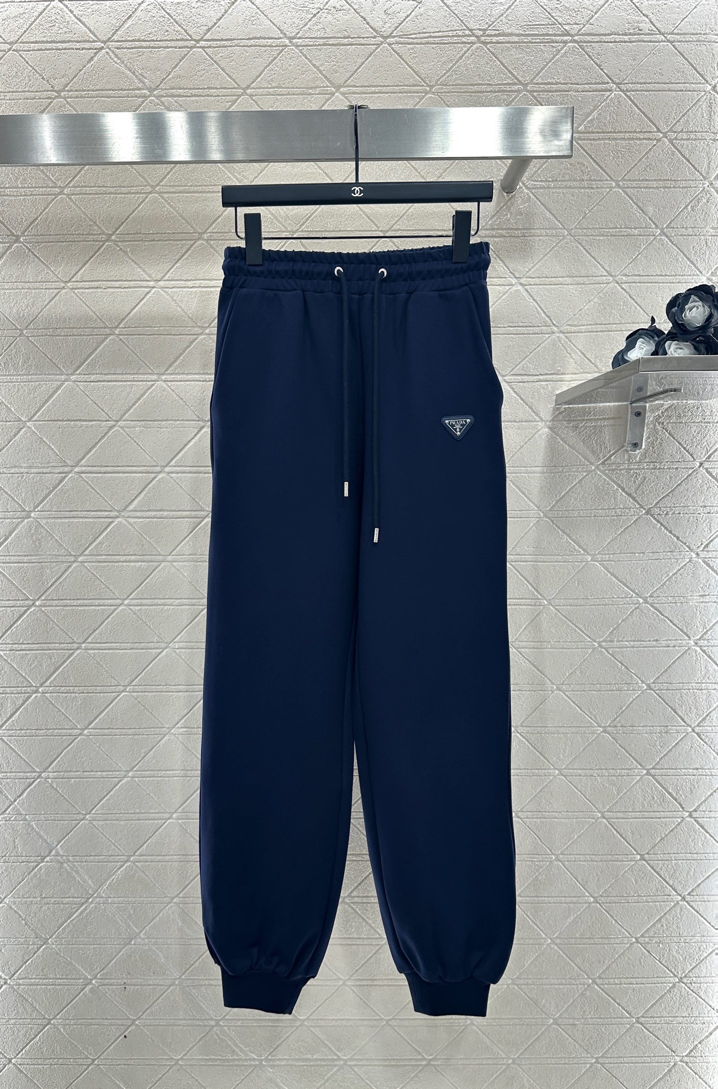 ♥Prad*♥2025新品上架 两面穿连帽外套长裤套装定制YB进口材质，质感光泽，垂感十足，连帽抽绳拉链