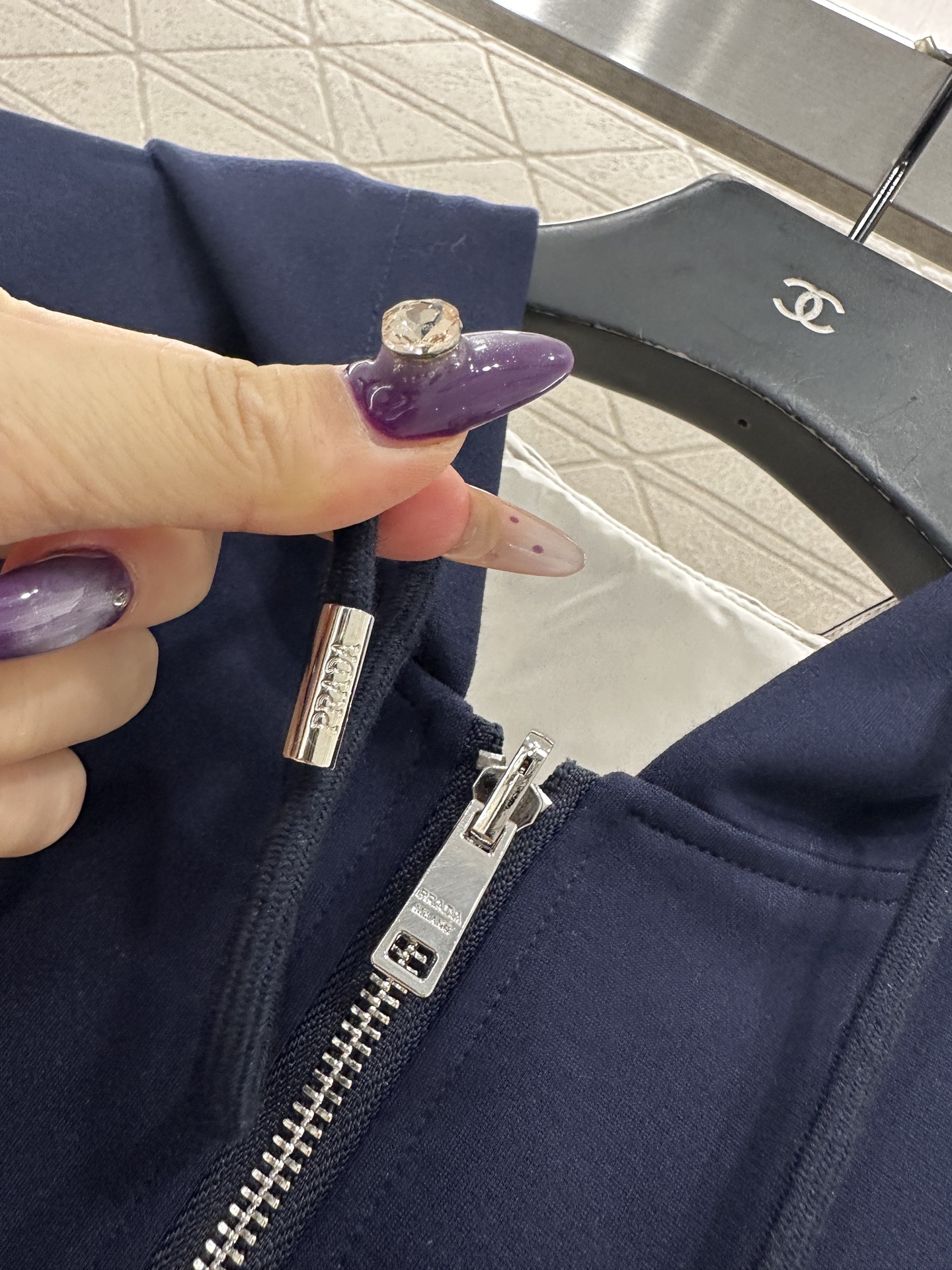 ♥Prad*♥2025新品上架 两面穿连帽外套长裤套装定制YB进口材质，质感光泽，垂感十足，连帽抽绳拉链