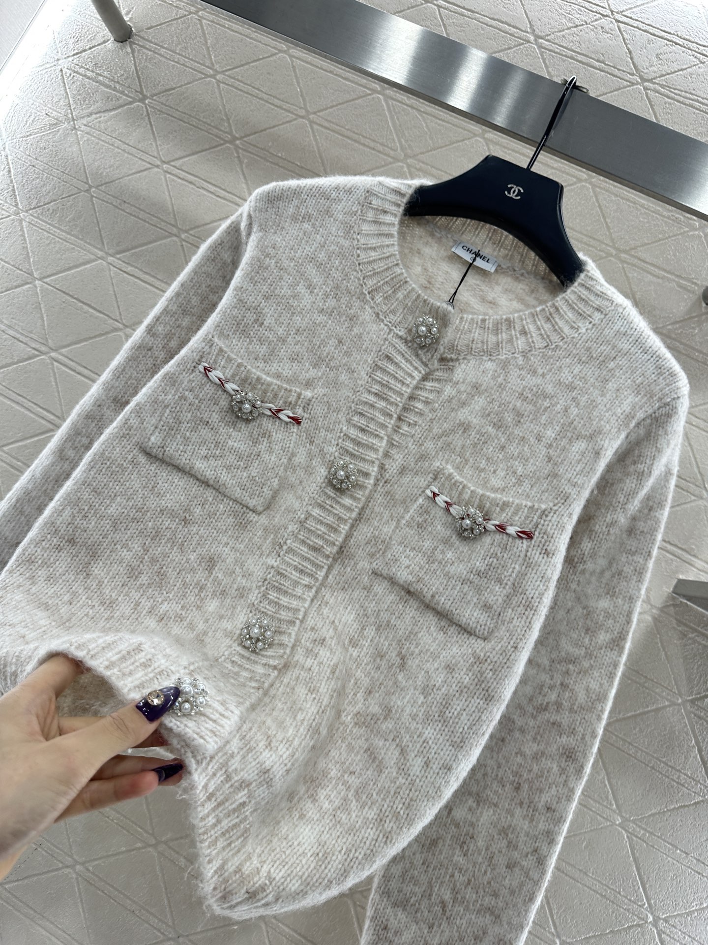 ♥Chane*♥2025新品上架 圆领针织开衫定制YB羊毛针织材质，质感高级，舒适柔软，圆领开衫剪裁，领