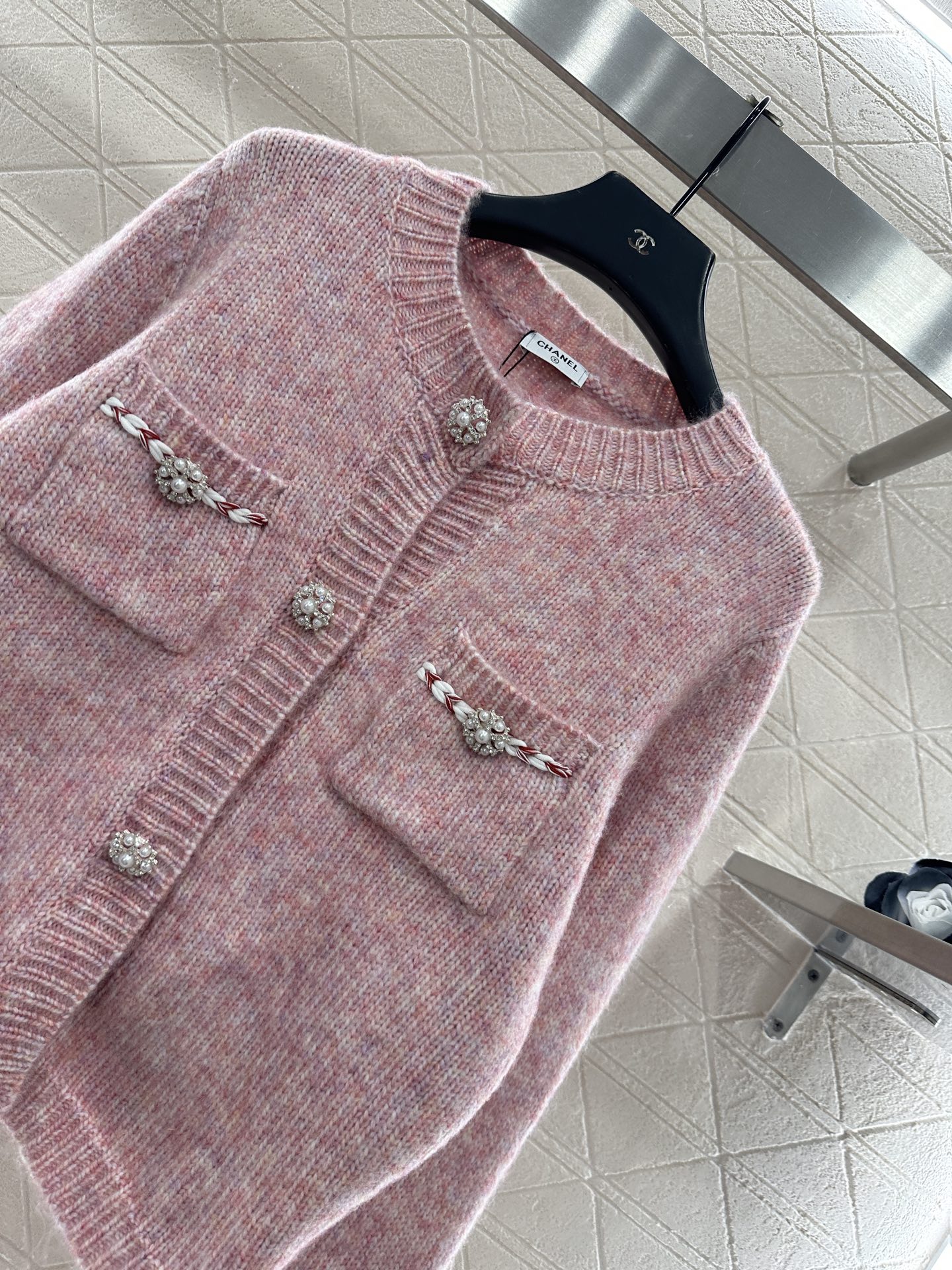 ♥Chane*♥2025新品上架 圆领针织开衫定制YB羊毛针织材质，质感高级，舒适柔软，圆领开衫剪裁，领