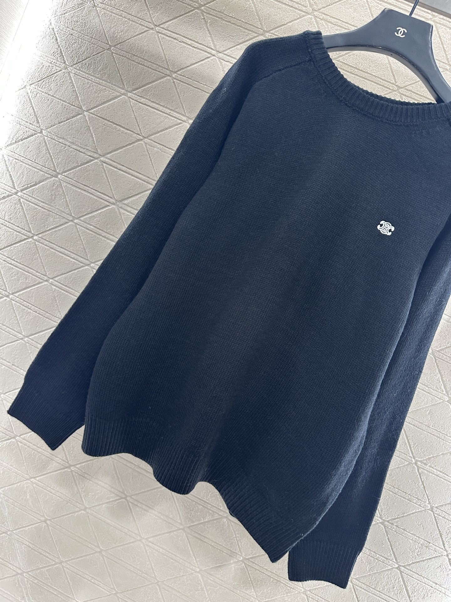 ♥Celin*♥2025新品上架 刺绣凯旋门针织套头毛衣定制YB羊毛纱线织造，肌理明显，穿搭舒适保暖，针