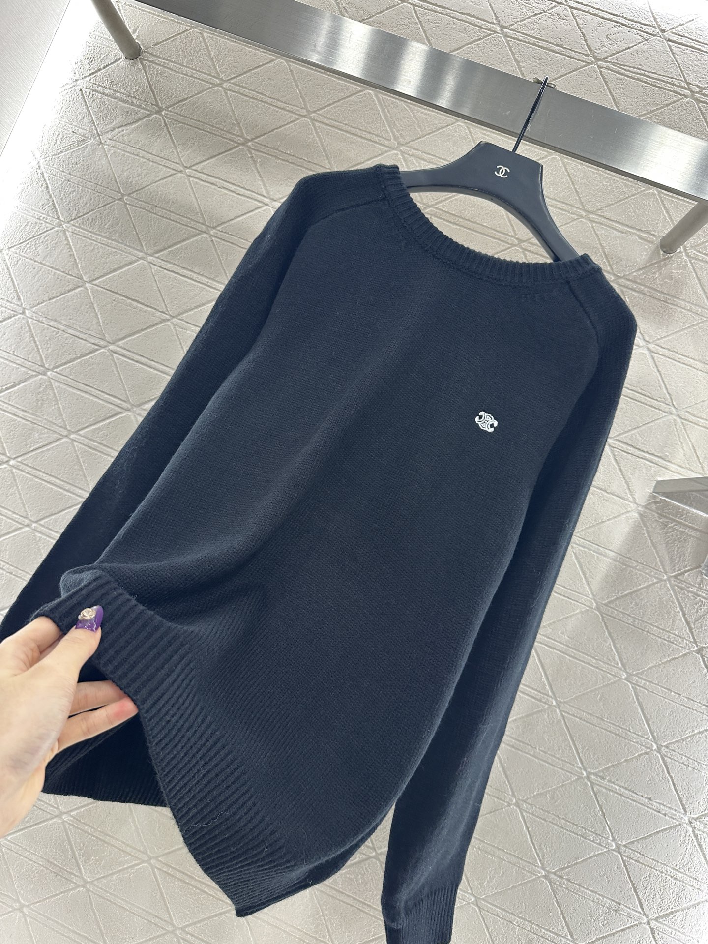 ♥Celin*♥2025新品上架 刺绣凯旋门针织套头毛衣定制YB羊毛纱线织造，肌理明显，穿搭舒适保暖，针