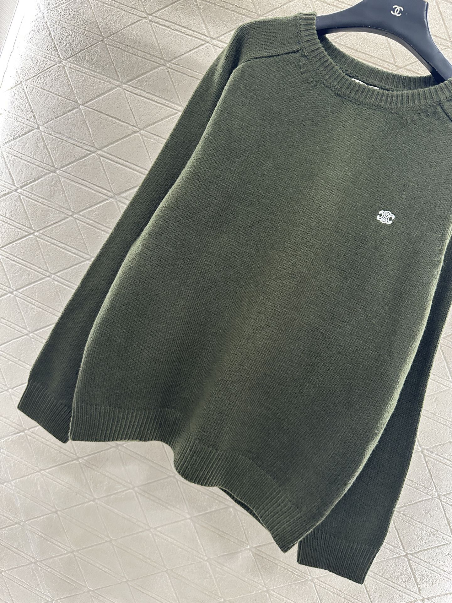 ♥Celin*♥2025新品上架 刺绣凯旋门针织套头毛衣定制YB羊毛纱线织造，肌理明显，穿搭舒适保暖，针