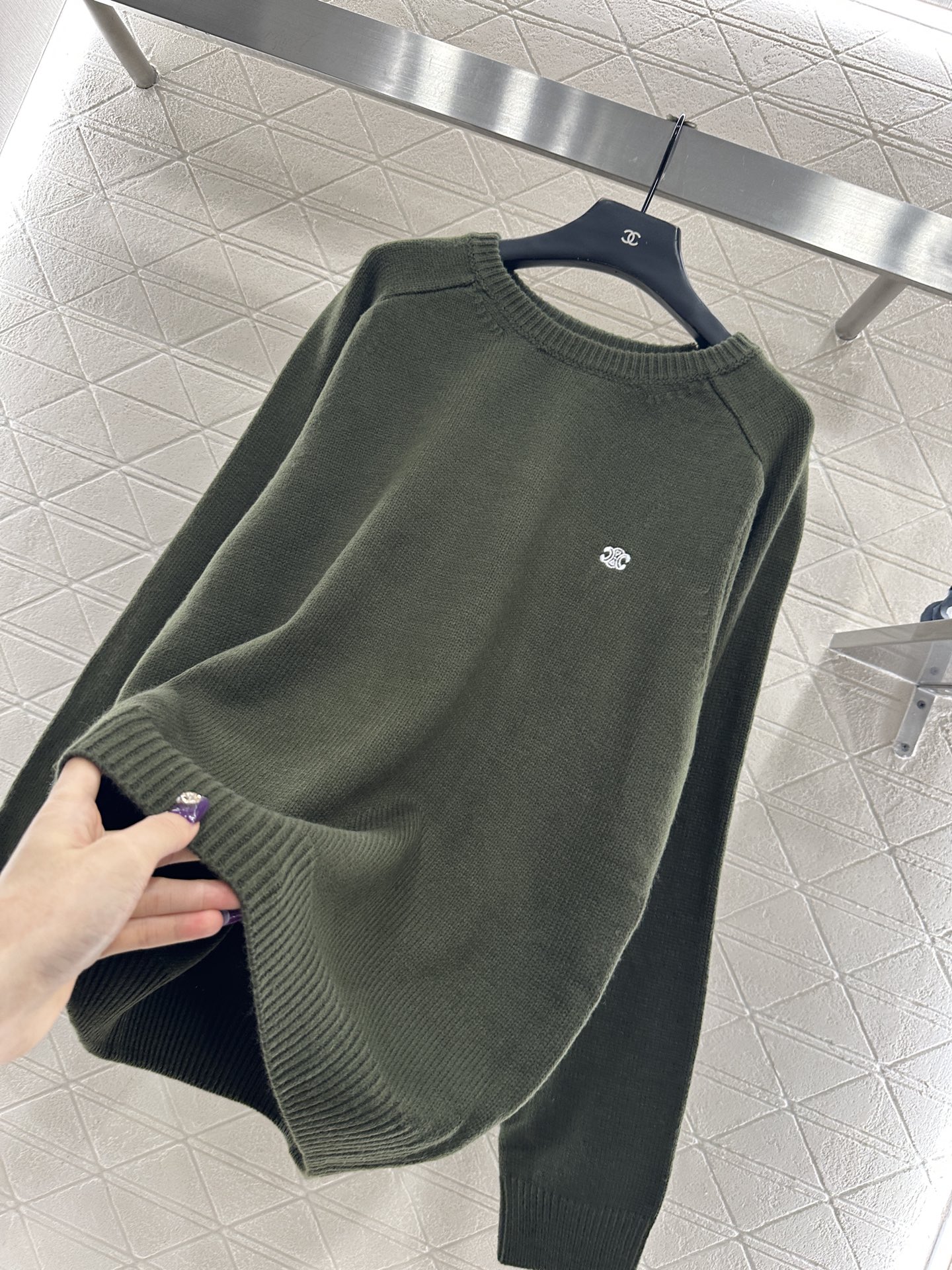 ♥Celin*♥2025新品上架 刺绣凯旋门针织套头毛衣定制YB羊毛纱线织造，肌理明显，穿搭舒适保暖，针