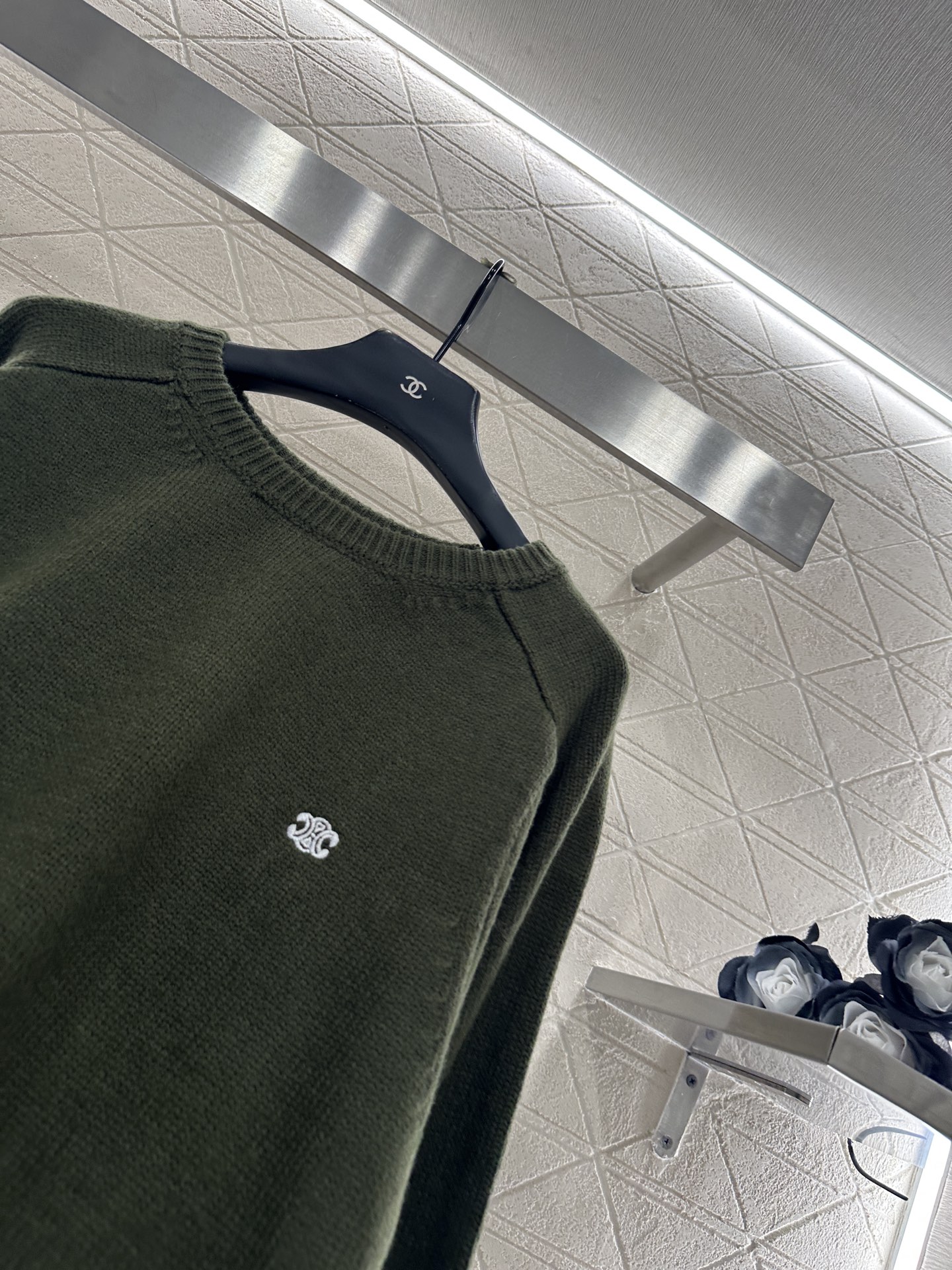 ♥Celin*♥2025新品上架 刺绣凯旋门针织套头毛衣定制YB羊毛纱线织造，肌理明显，穿搭舒适保暖，针