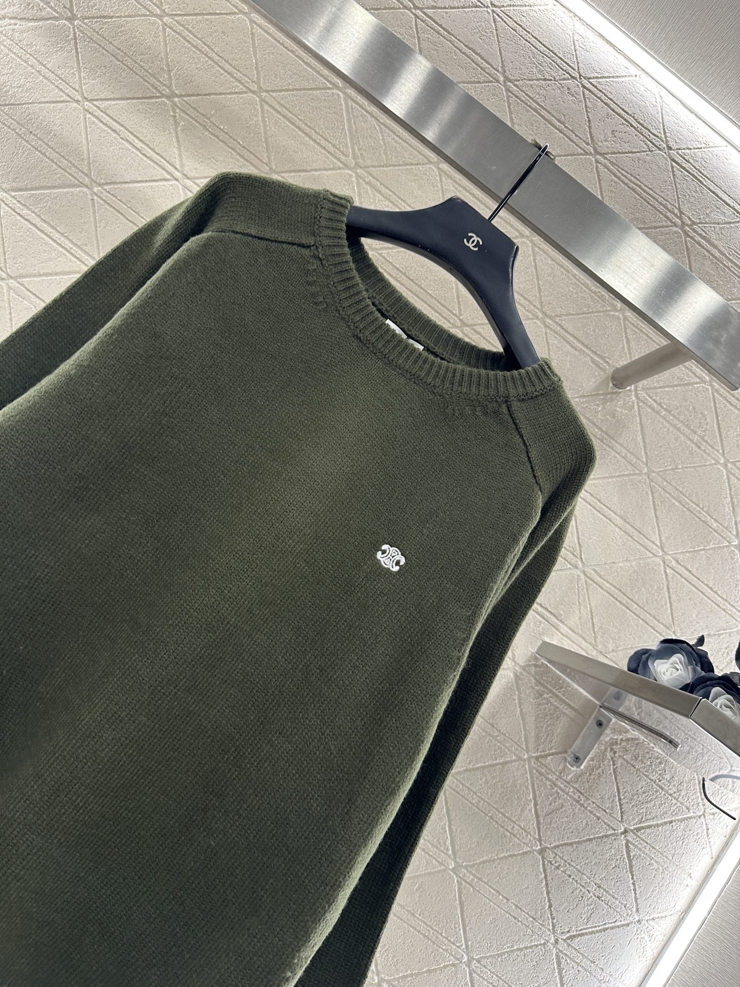 ♥Celin*♥2025新品上架 刺绣凯旋门针织套头毛衣定制YB羊毛纱线织造，肌理明显，穿搭舒适保暖，针