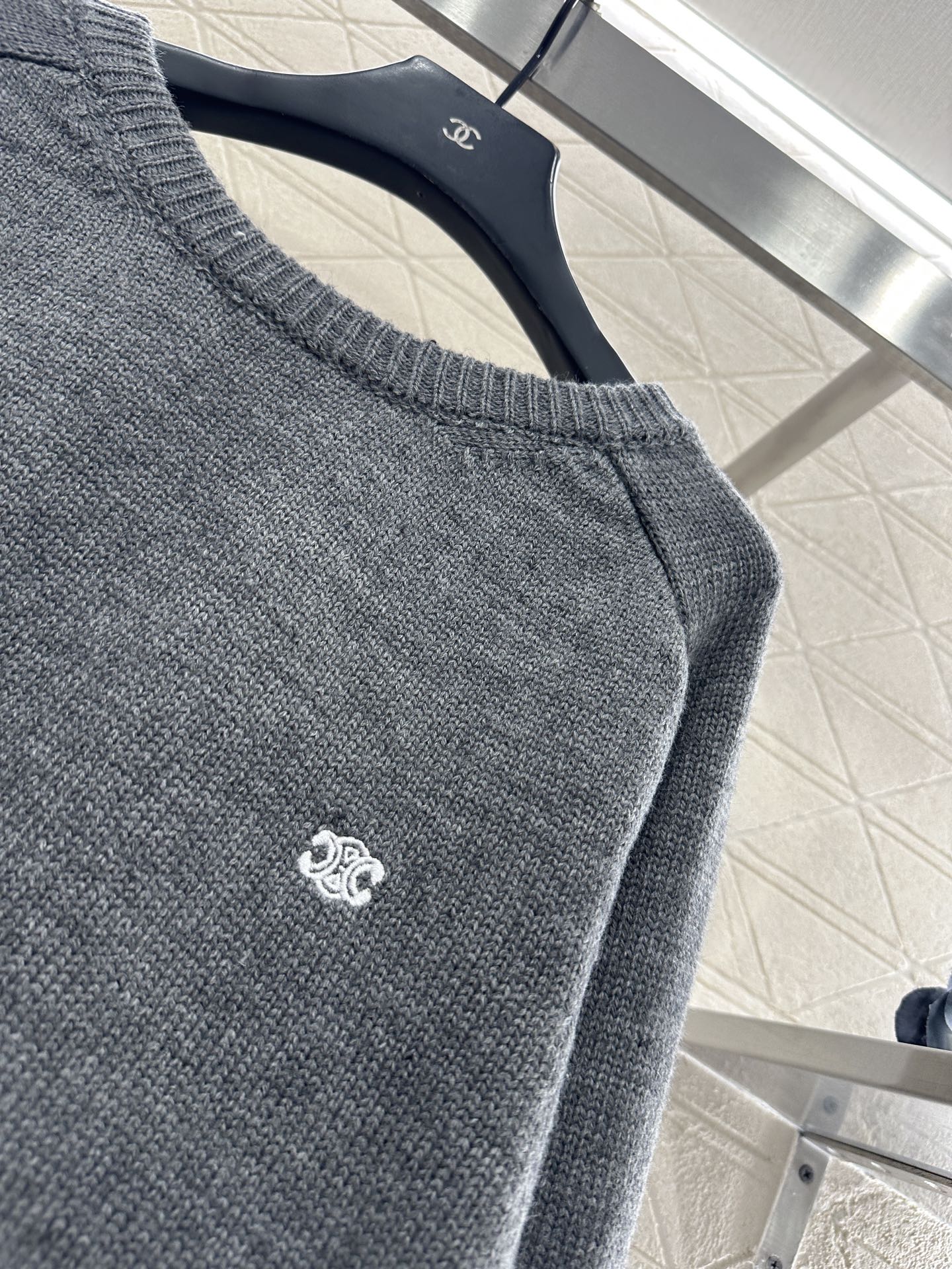 ♥Celin*♥2025新品上架 刺绣凯旋门针织套头毛衣定制YB羊毛纱线织造，肌理明显，穿搭舒适保暖，针