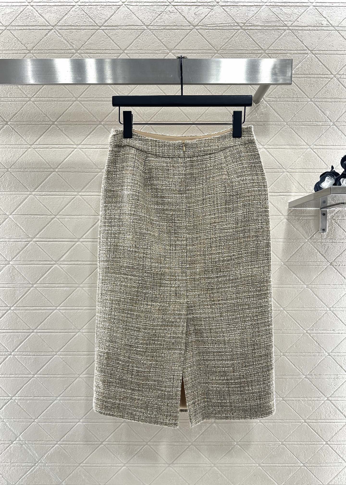 ♥Chane*♥2025新品上架 丝绒包边外套半裙套装定制YB进口粗纺毛呢材质，质感光泽，品相十足，圆领