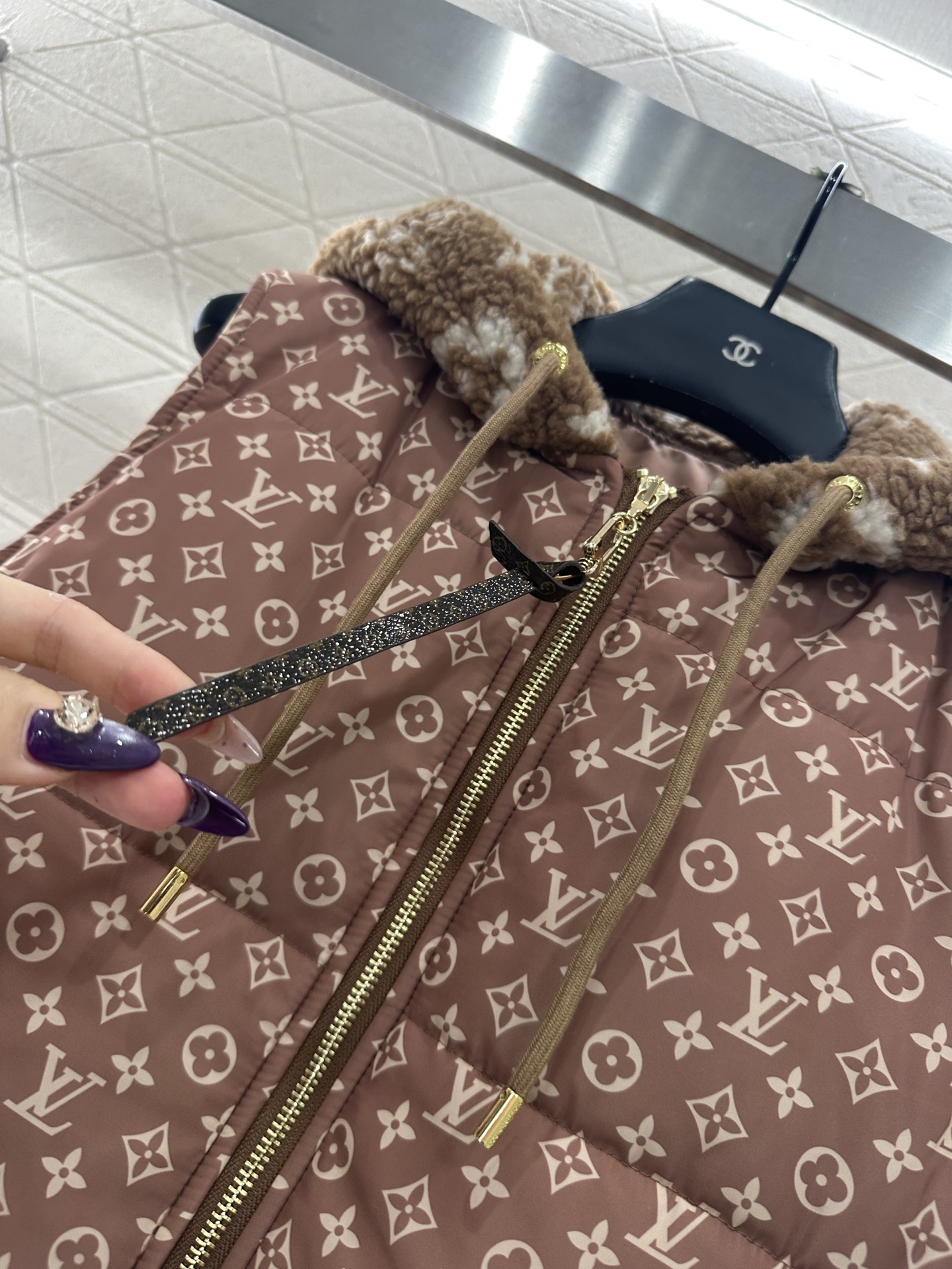 ♥Louis vuitto*♥2025新品上架 泰迪绒连帽提花棉服马甲定制YB提花尼龙材质，羽绒棉填充内