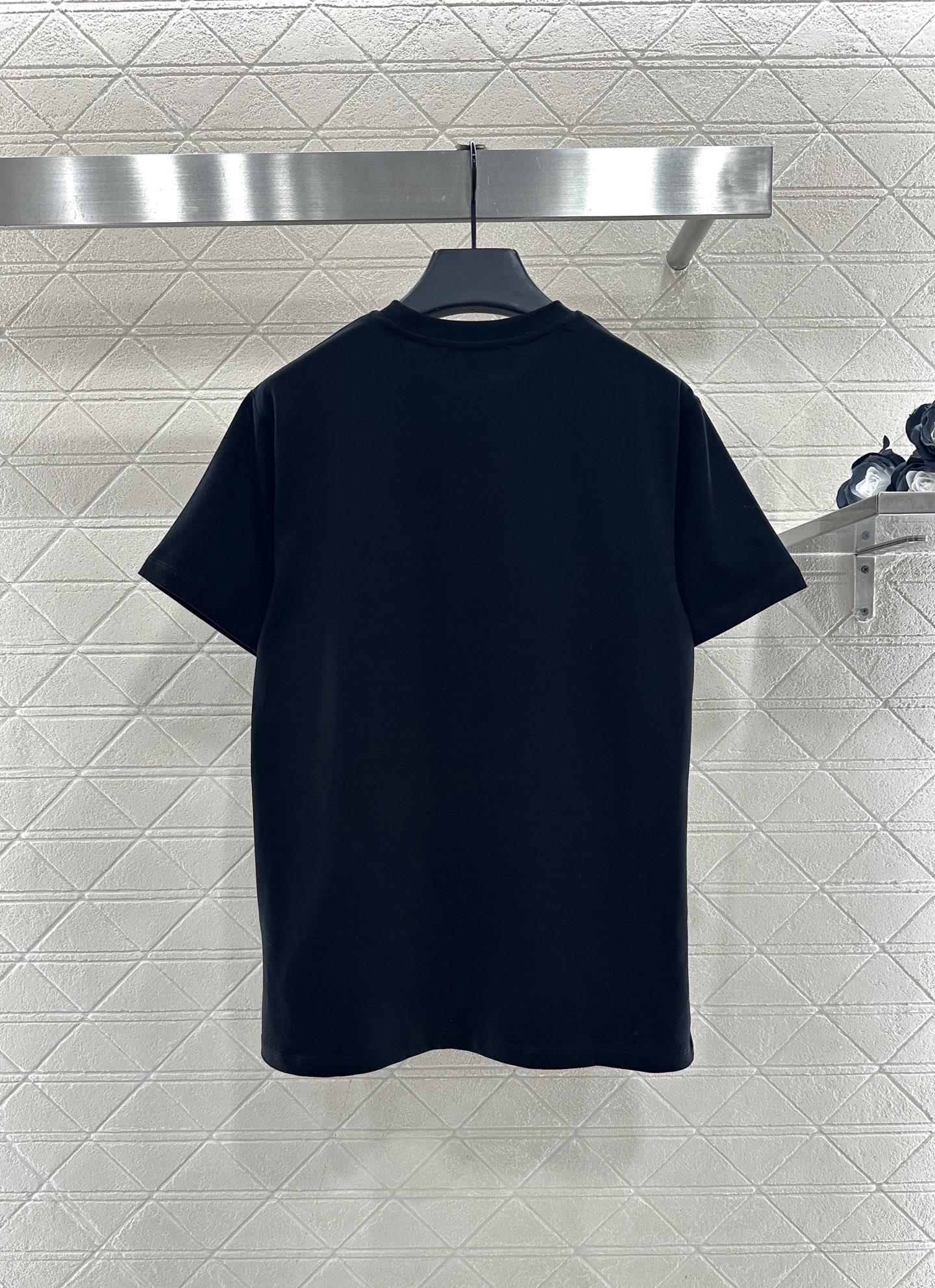 ♥Fend*♥2025新品上架 圆领提花卡通𝑇𝑒𝑒定制YB斜纹全棉材质，质感细腻，舒适透气，宽松短袖裁剪