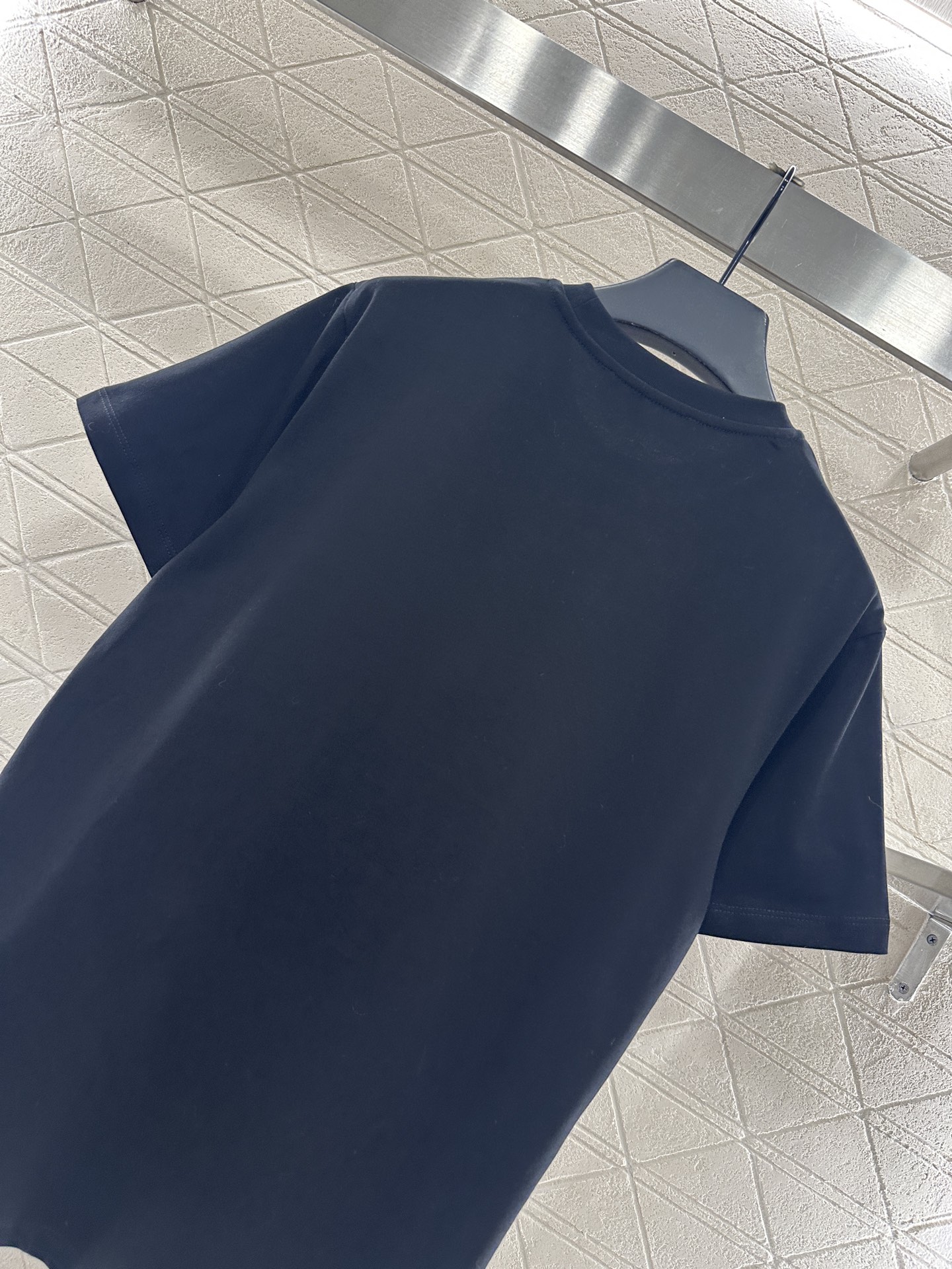 ♥Fend*♥2025新品上架 圆领提花卡通𝑇𝑒𝑒定制YB斜纹全棉材质，质感细腻，舒适透气，宽松短袖裁剪