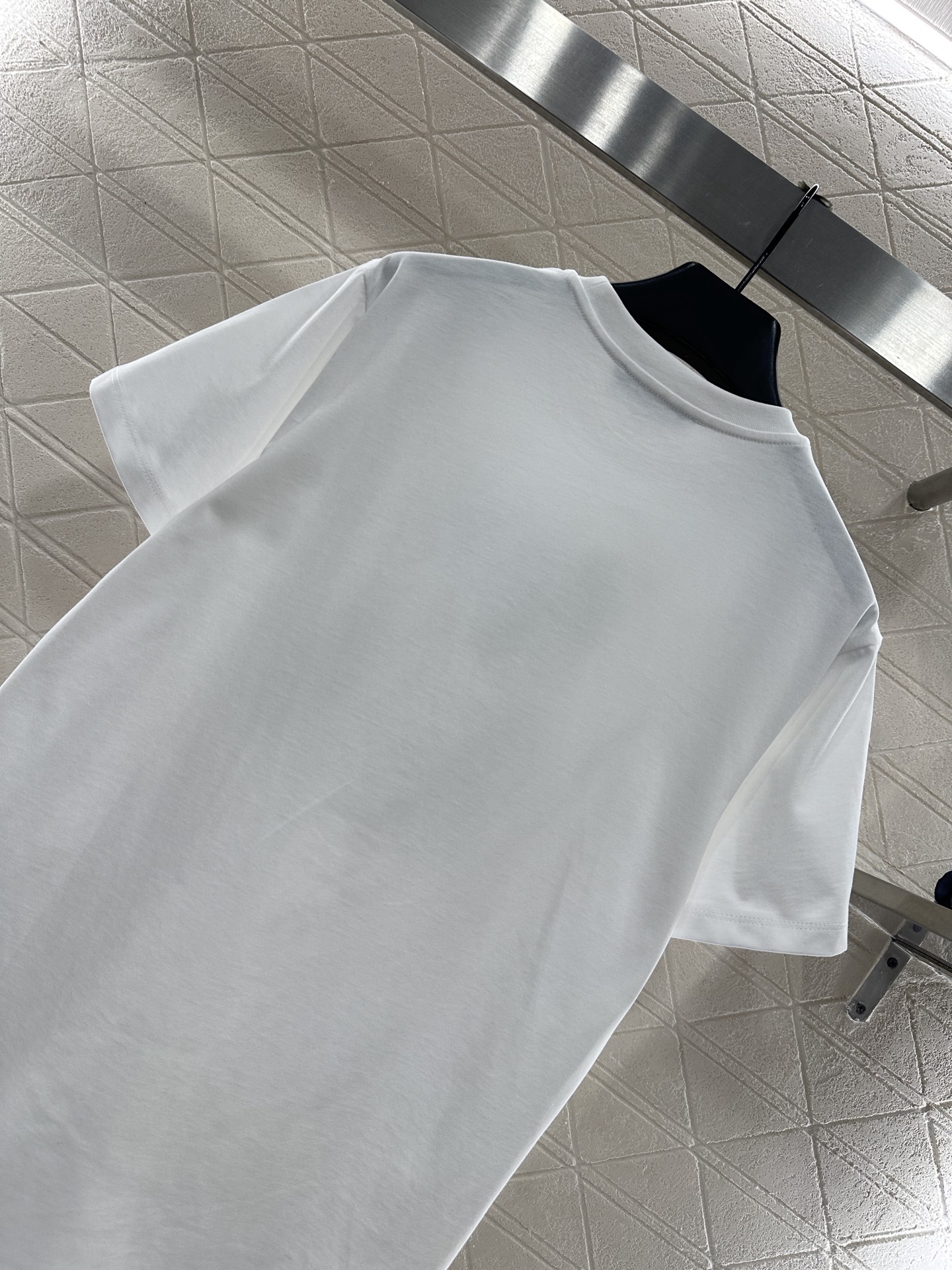 ♥Fend*♥2025新品上架 圆领提花卡通𝑇𝑒𝑒定制YB斜纹全棉材质，质感细腻，舒适透气，宽松短袖裁剪