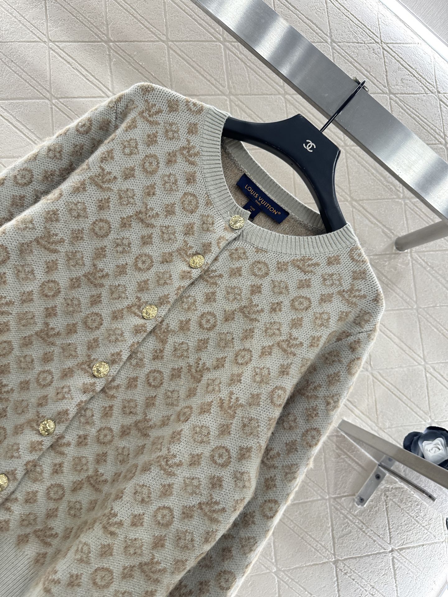 ♥Louis vuitto*♥2025新品上架 提花圆领针织开衫定制YB羊毛针织材质，质感高级，舒适柔软