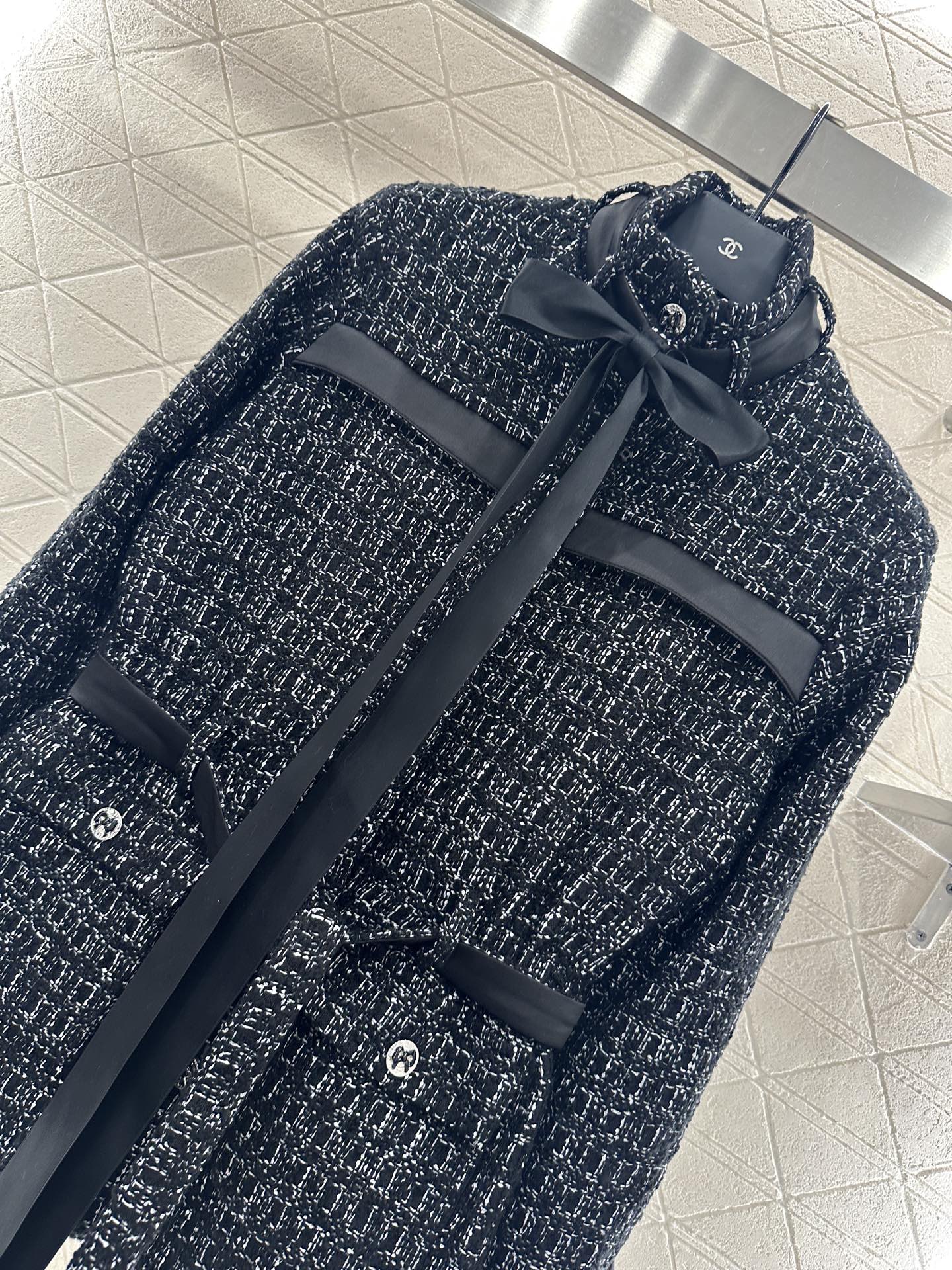 ♥Chane*♥2025新品上架 洋装捆边蝴蝶结丝带外套定制YB进口粗纺羊毛呢材质，质感高级，品相十足，