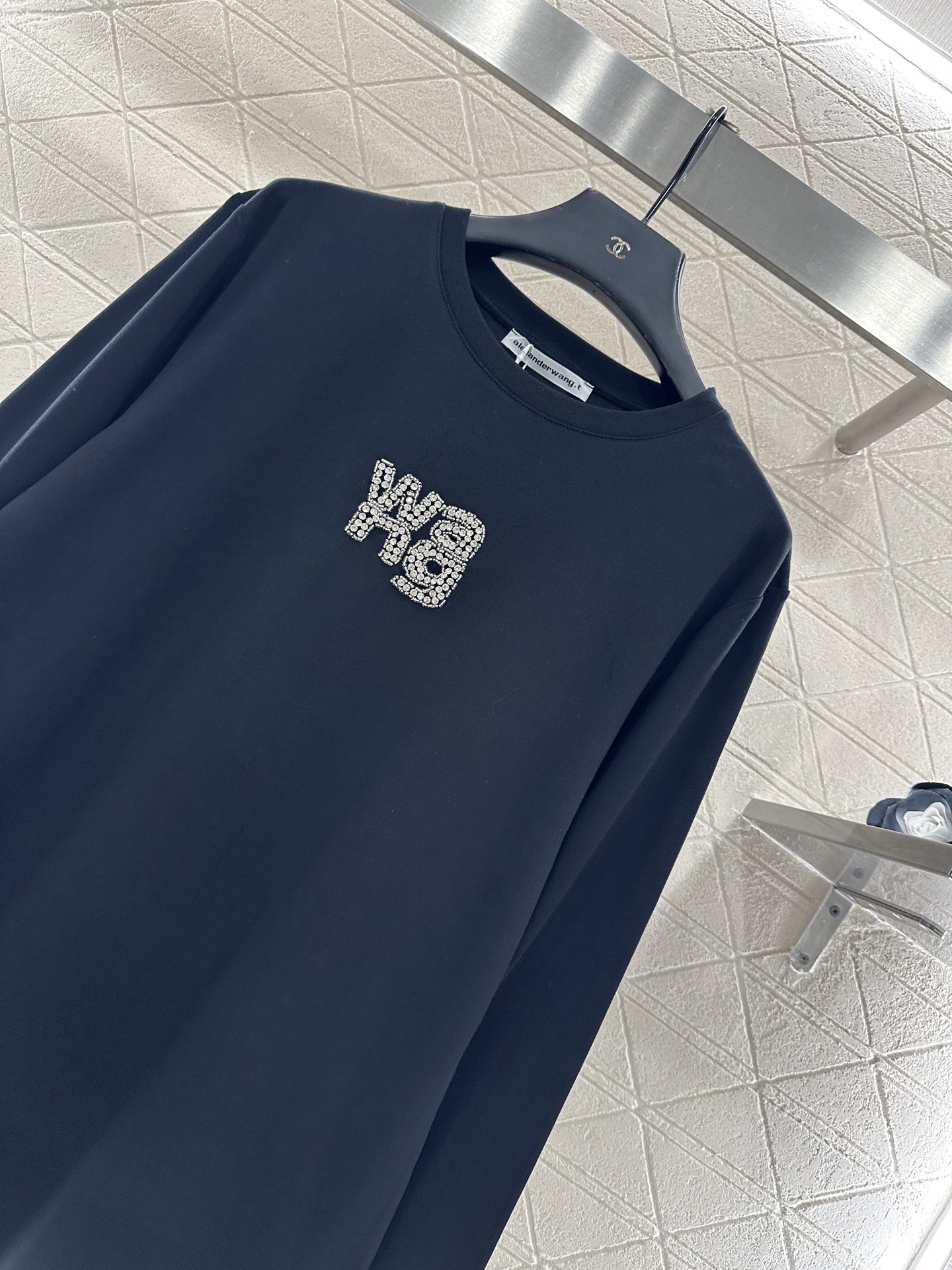 ♥Alexander wan*♥2025新品上架 烫钻钉珠圆领长袖定制YB进口棉府绸材质，透气舒适，质感